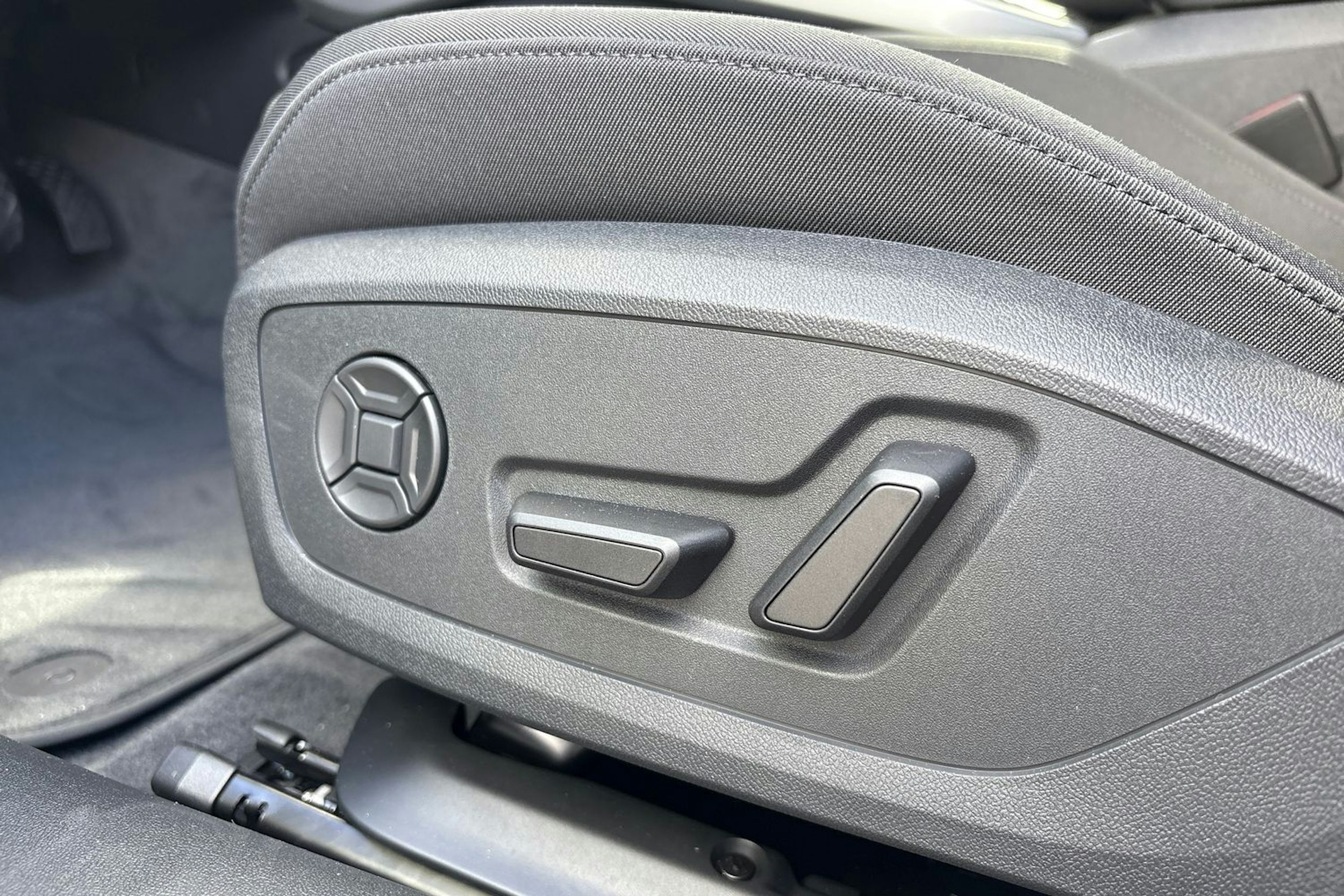 vihreä Audi A6 2025 kuva 14.