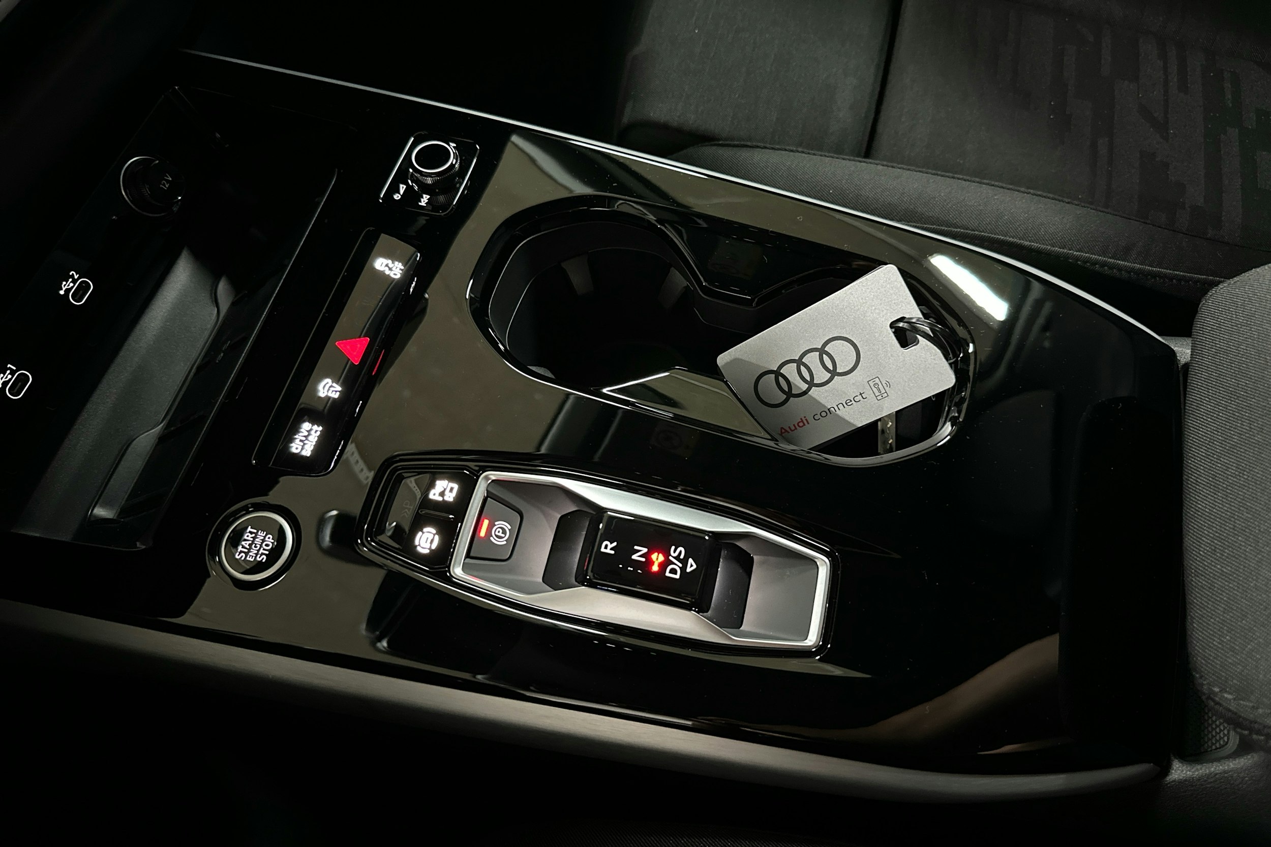 met. musta Audi A6 2025 kuva 30.