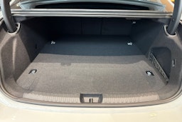 valkoinen Audi A6 2025 kuva 15.