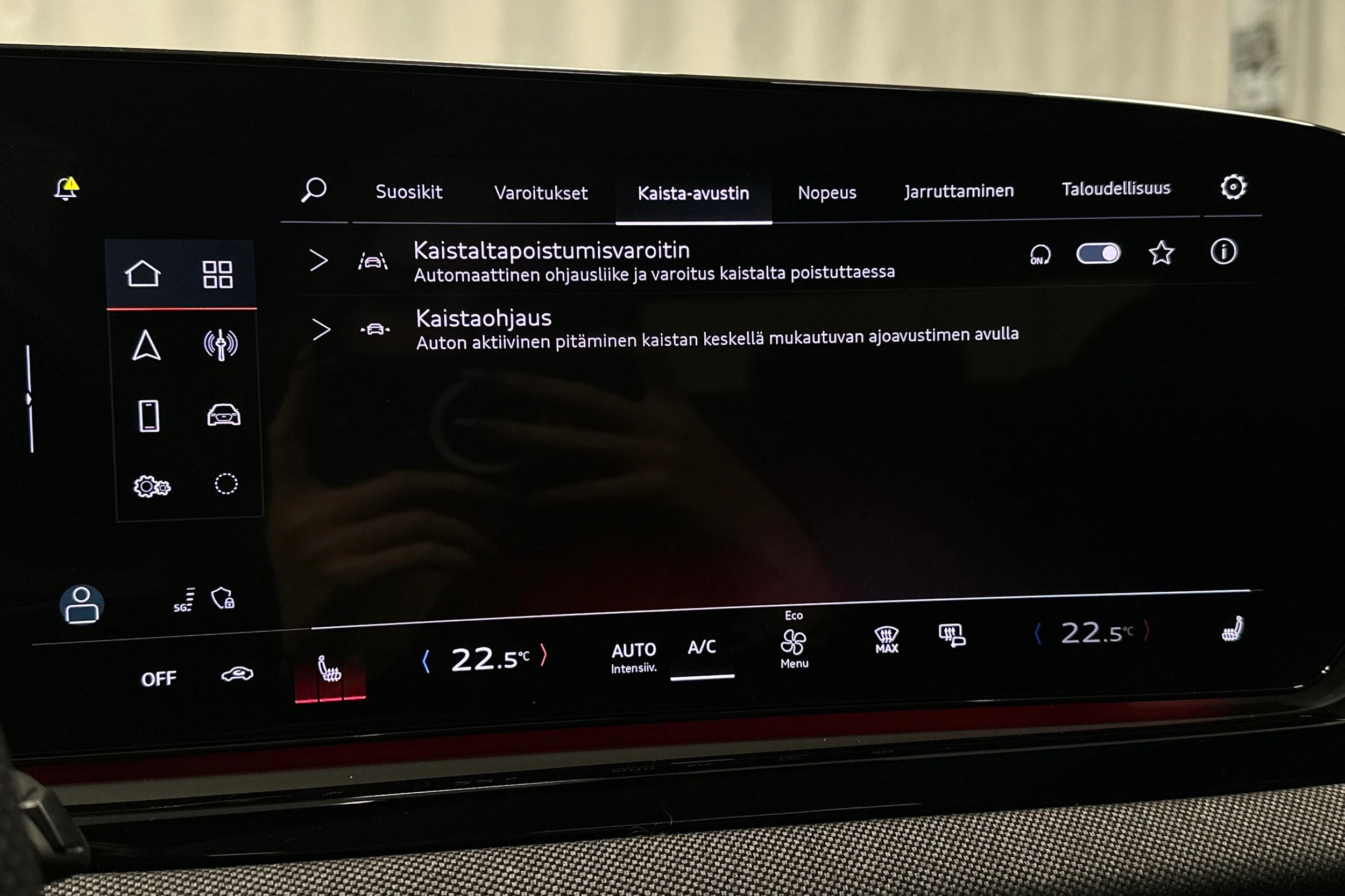 met. punainen Audi A6 2026 kuva 24.