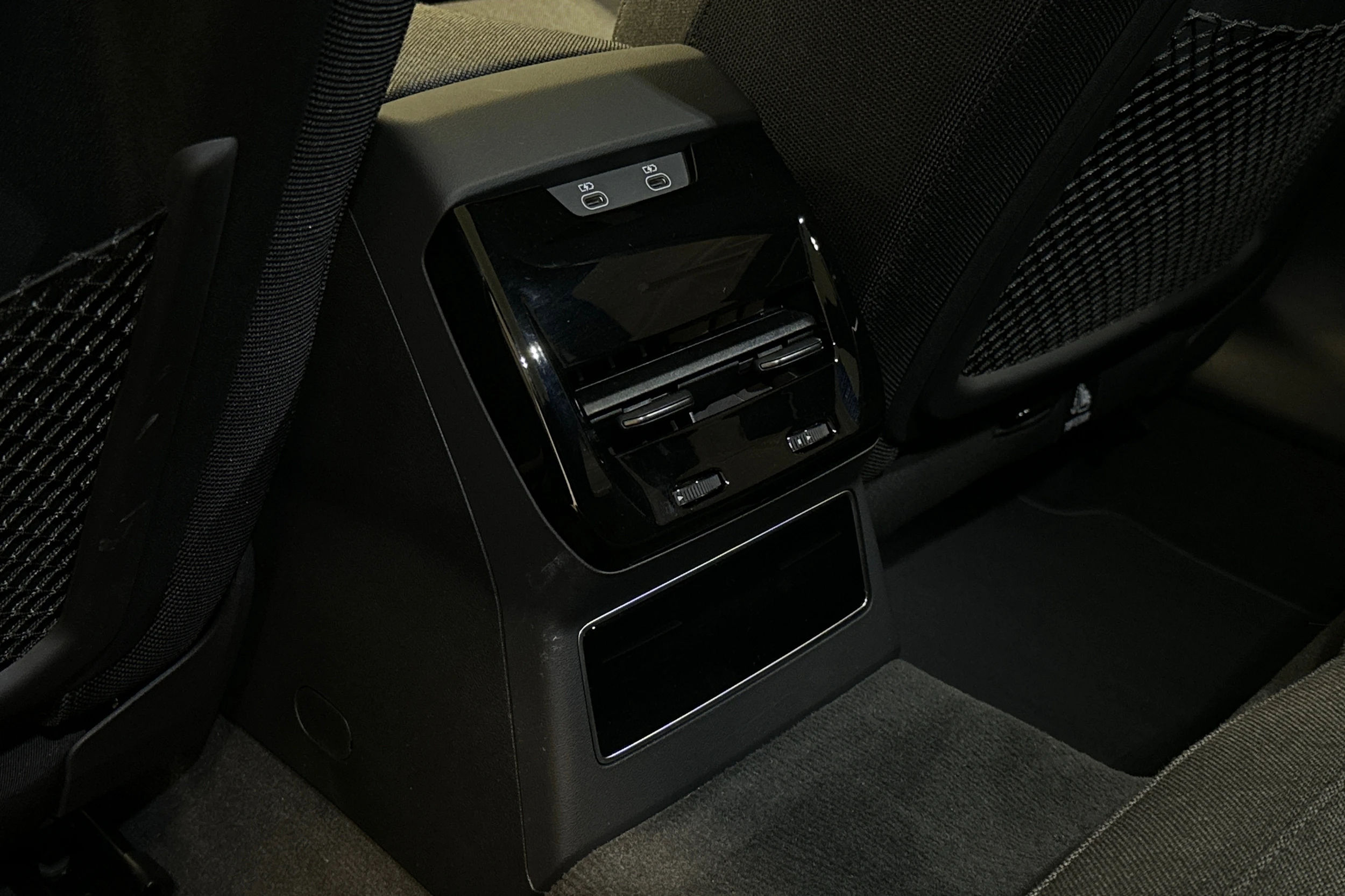 met. punainen Audi A6 2026 kuva 31.