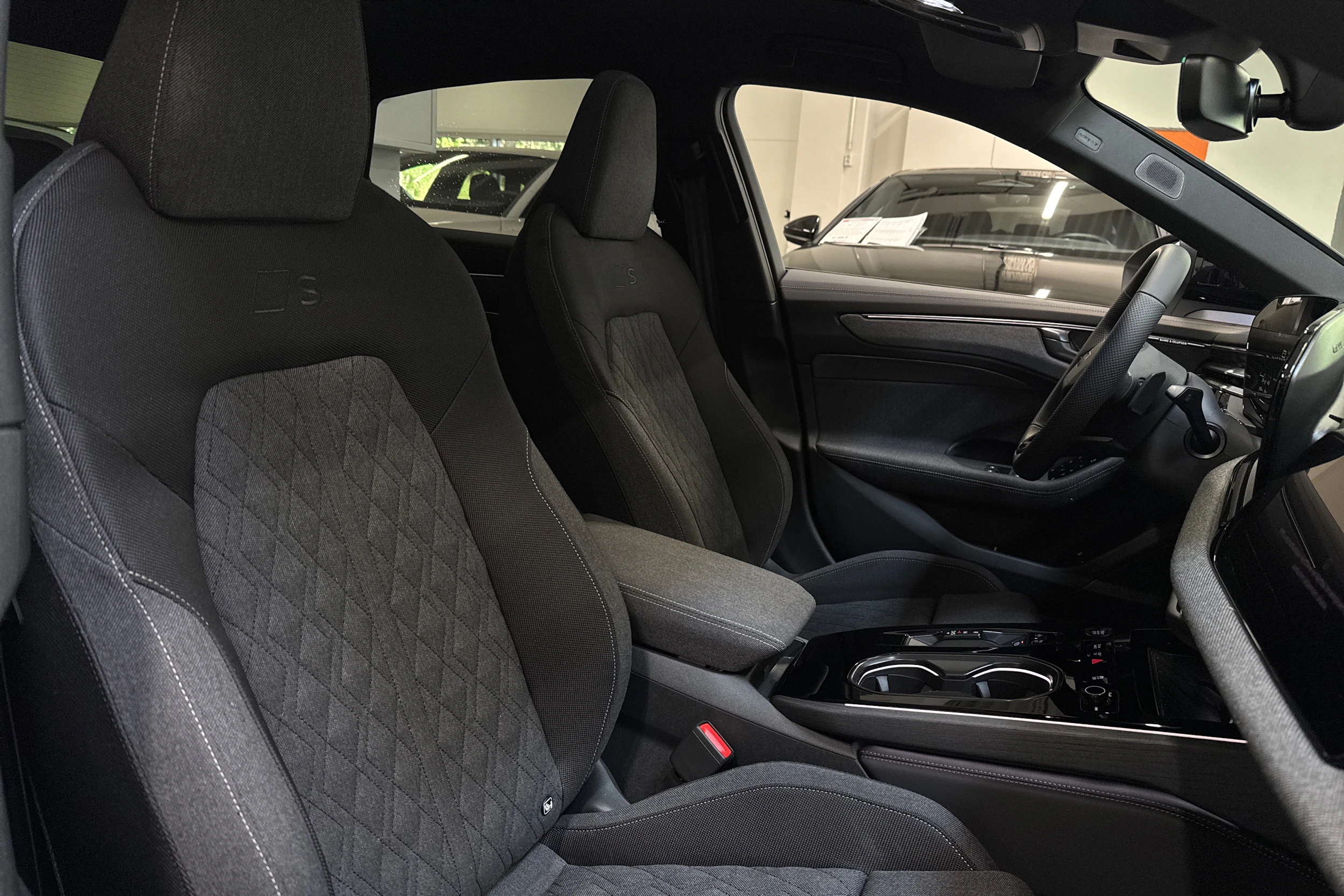 met. valkoinen Audi A6 2026 kuva 13.