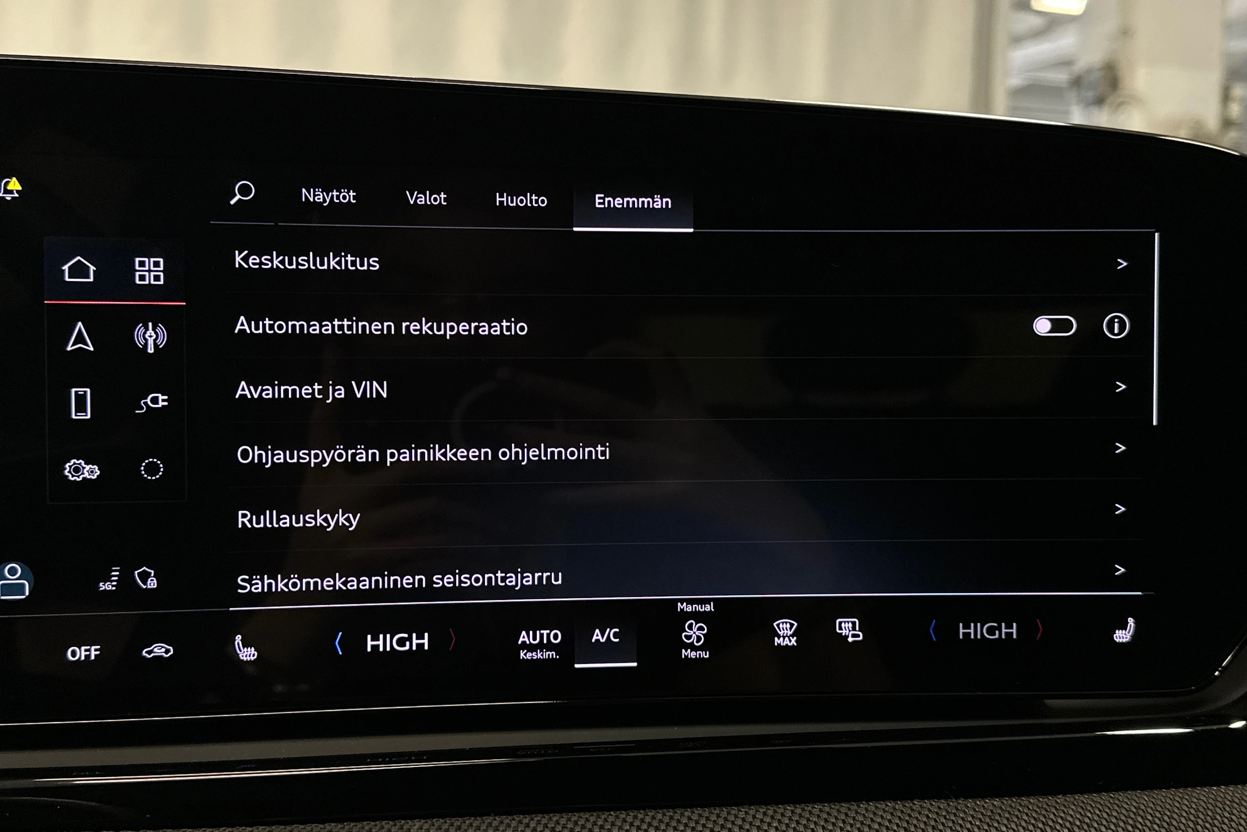 valkoinen Audi A6 2026 kuva 21.