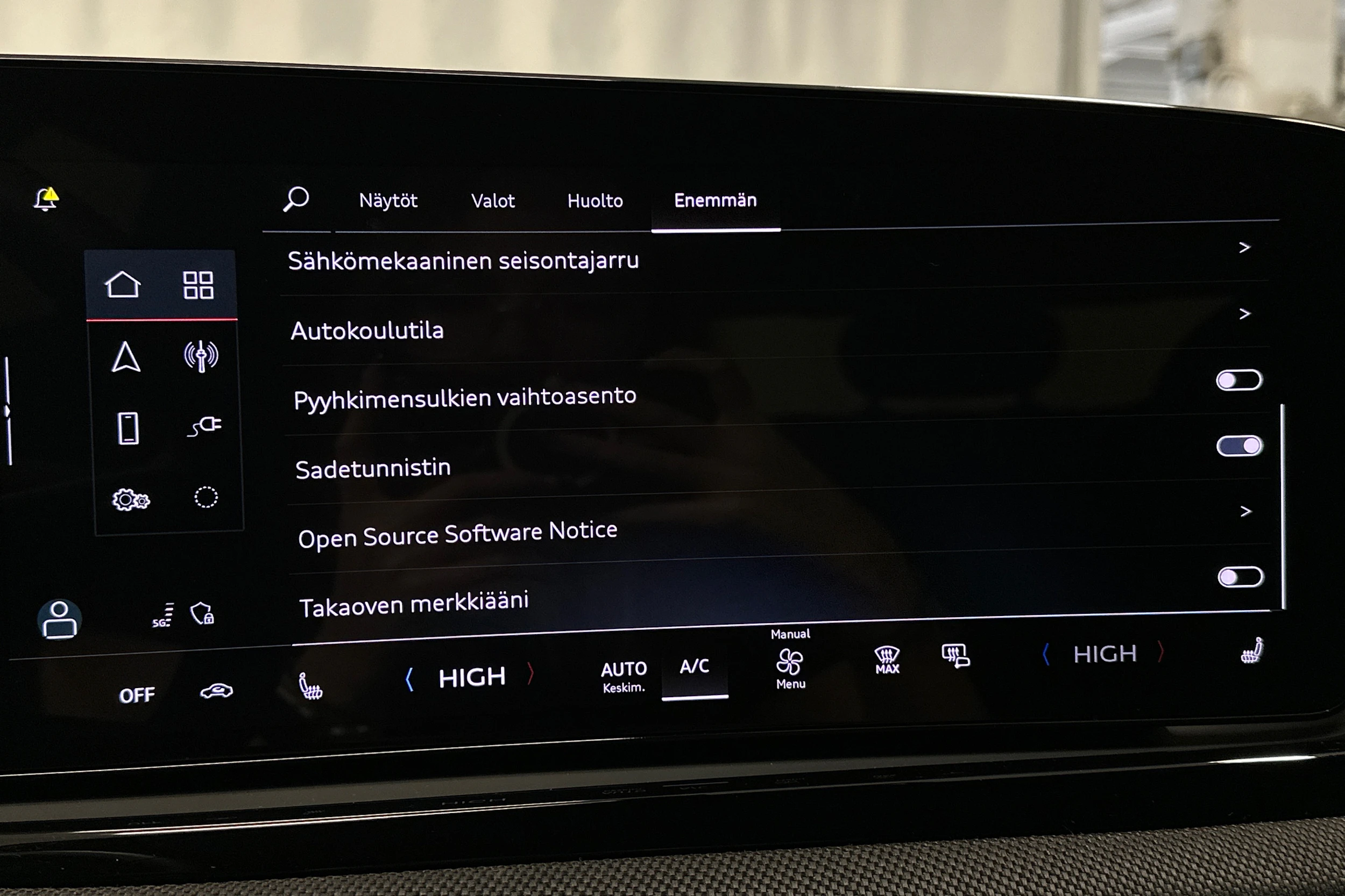 valkoinen Audi A6 2026 kuva 22.