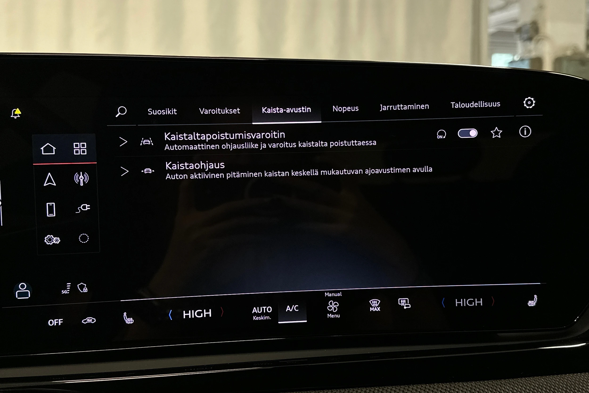 valkoinen Audi A6 2026 kuva 25.