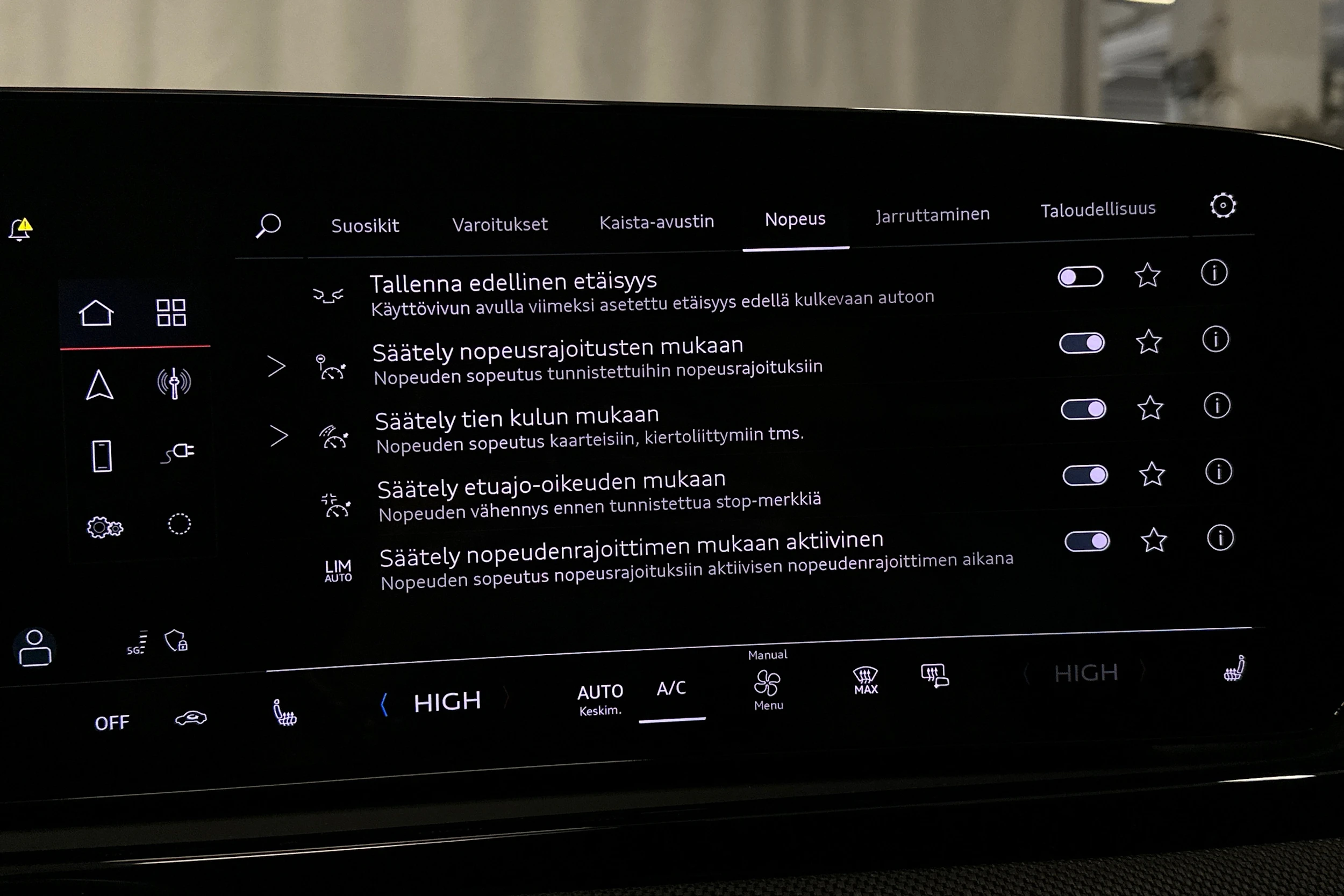 valkoinen Audi A6 2026 kuva 26.