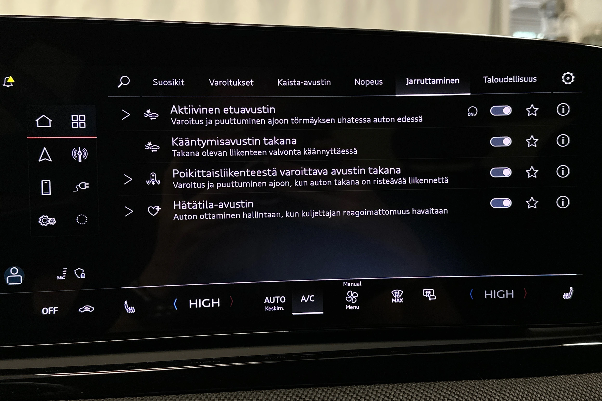 valkoinen Audi A6 2026 kuva 27.