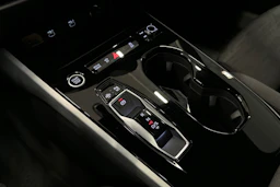 valkoinen Audi A6 2026 kuva 32.