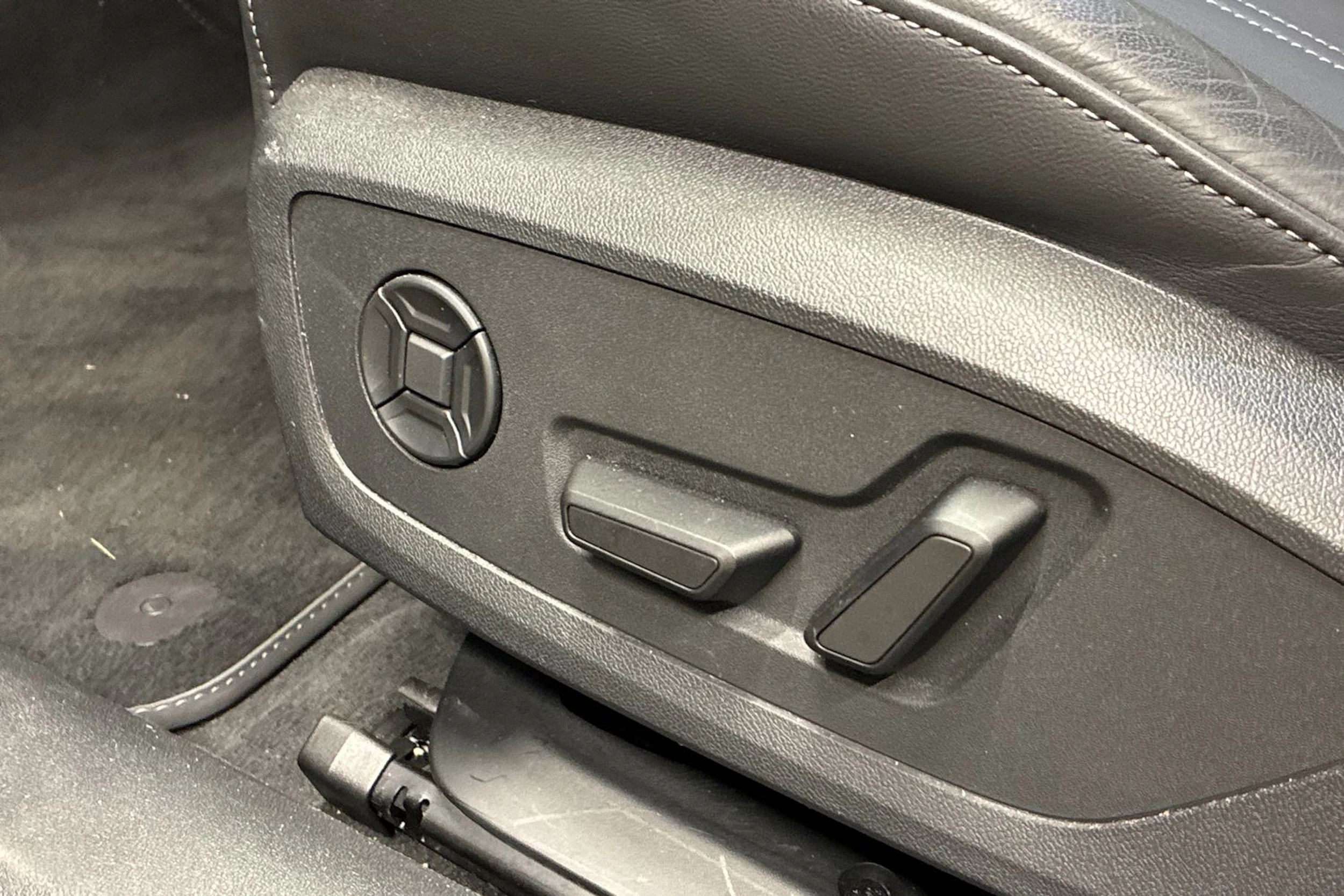 met. harmaa Audi A6 2026 kuva 25.