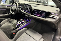 sininen Audi A6 2026 kuva 29.