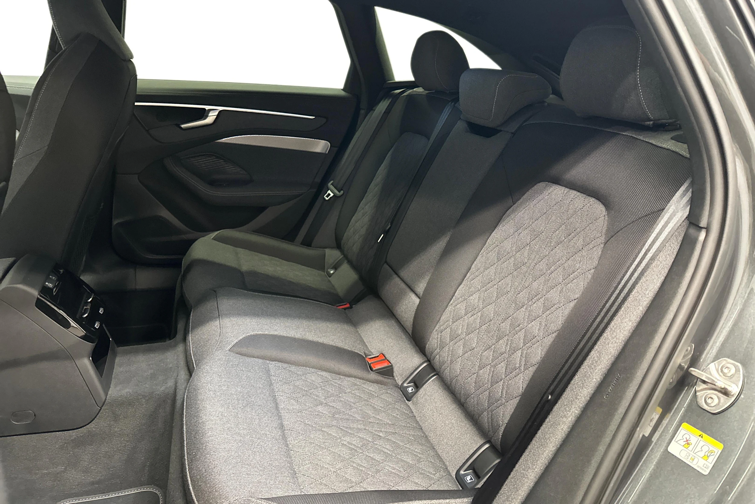 harmaa Audi A6 2026 kuva 8.