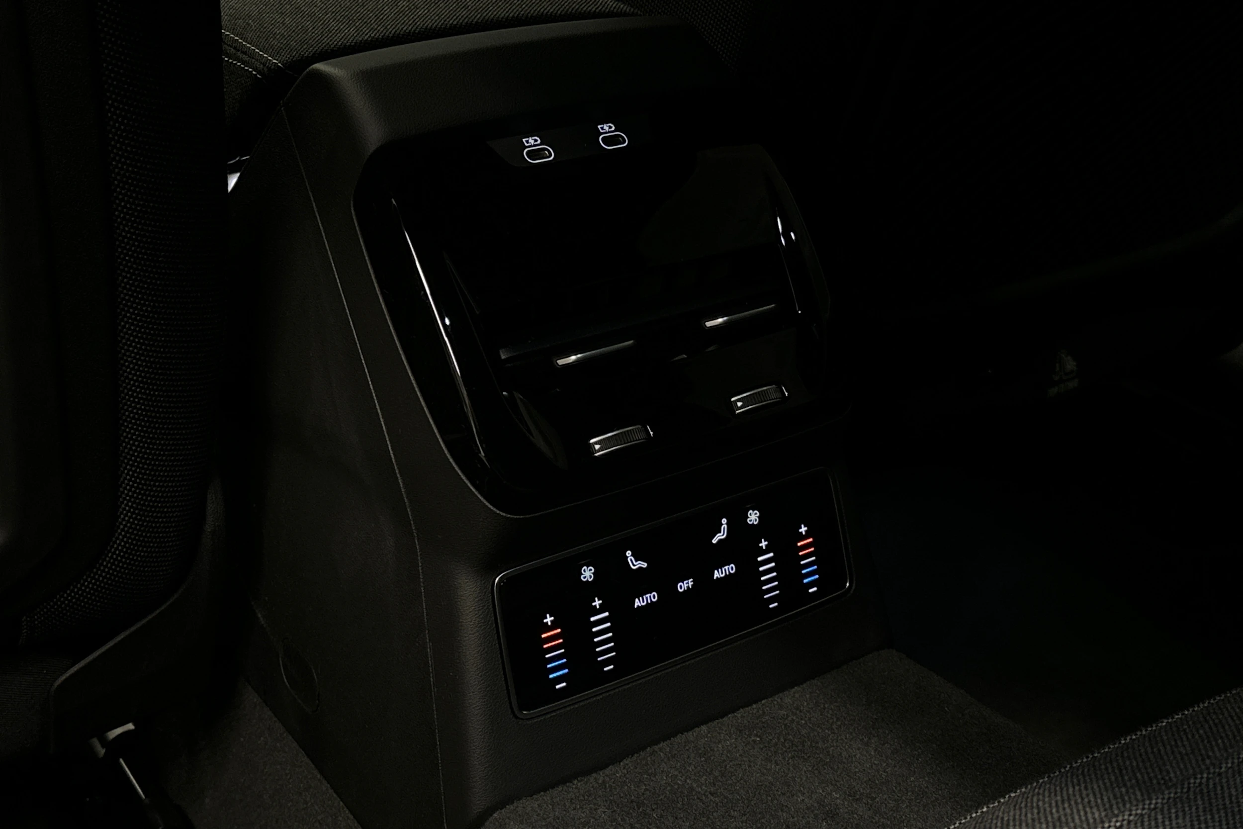 harmaa Audi A6 2026 kuva 36.