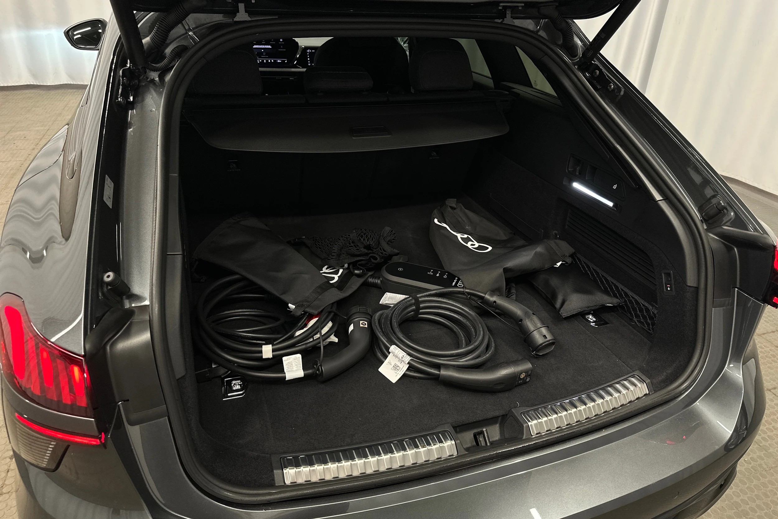 harmaa Audi A6 2026 kuva 37.