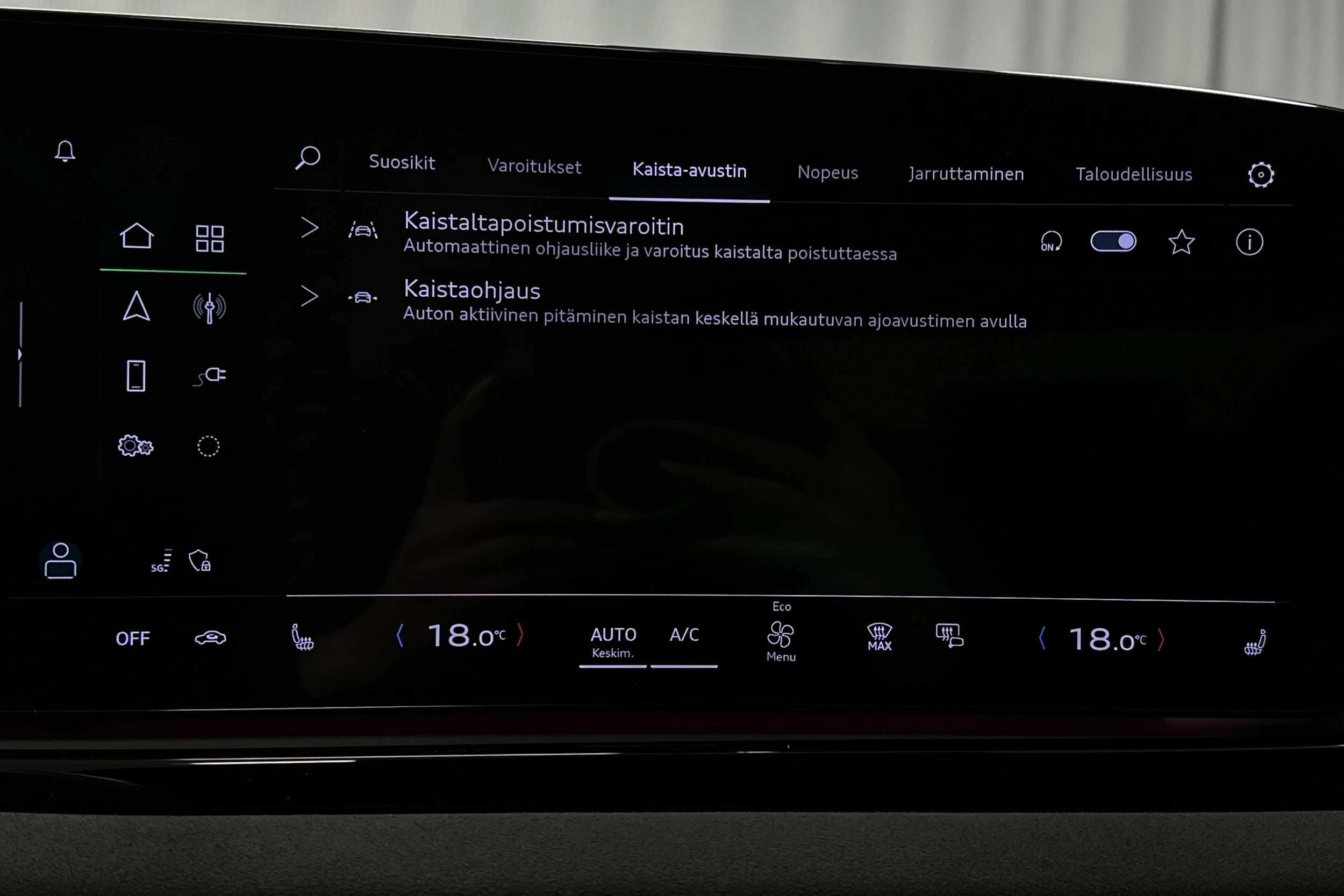 musta Audi A6 2026 kuva 24.