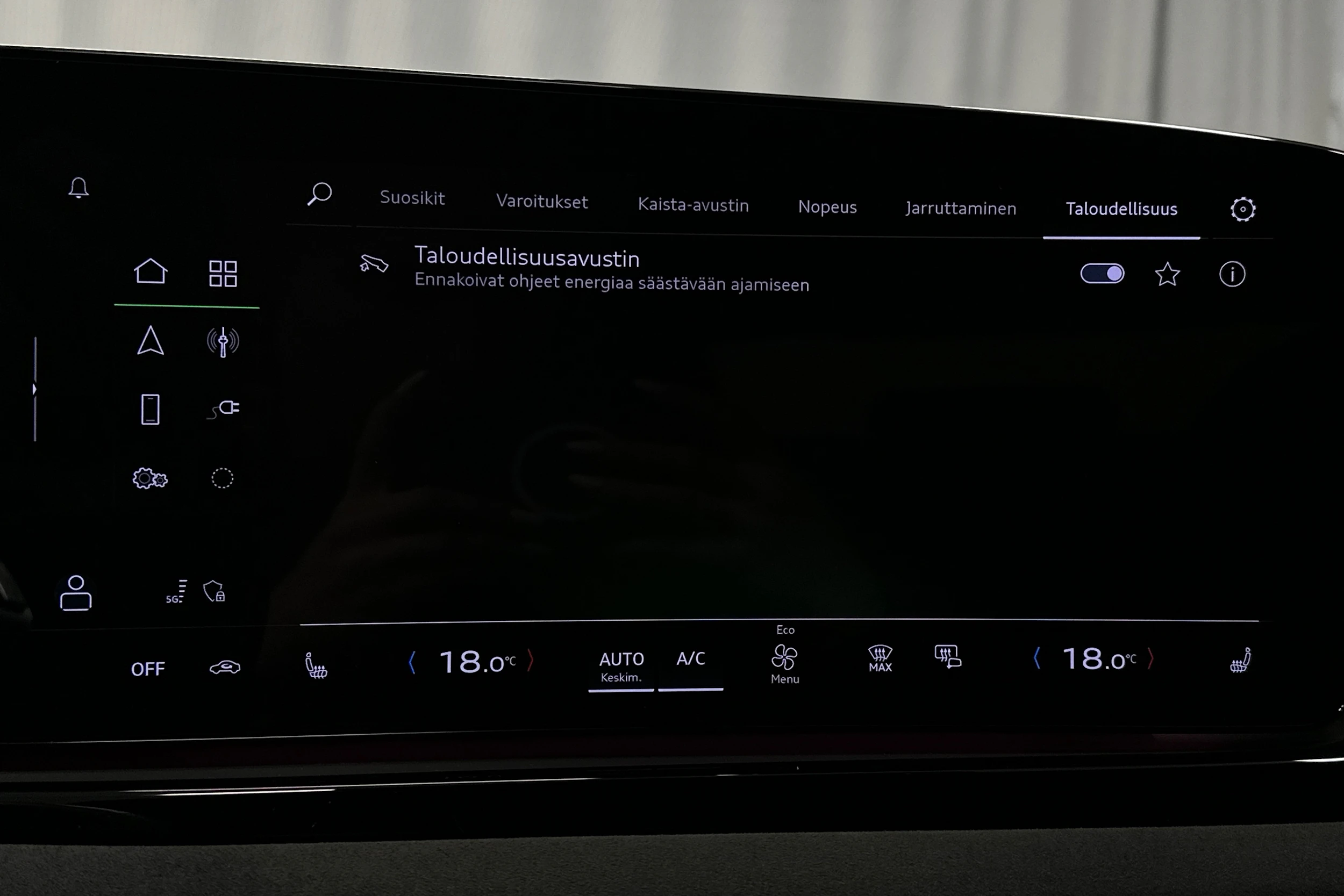 musta Audi A6 2026 kuva 27.