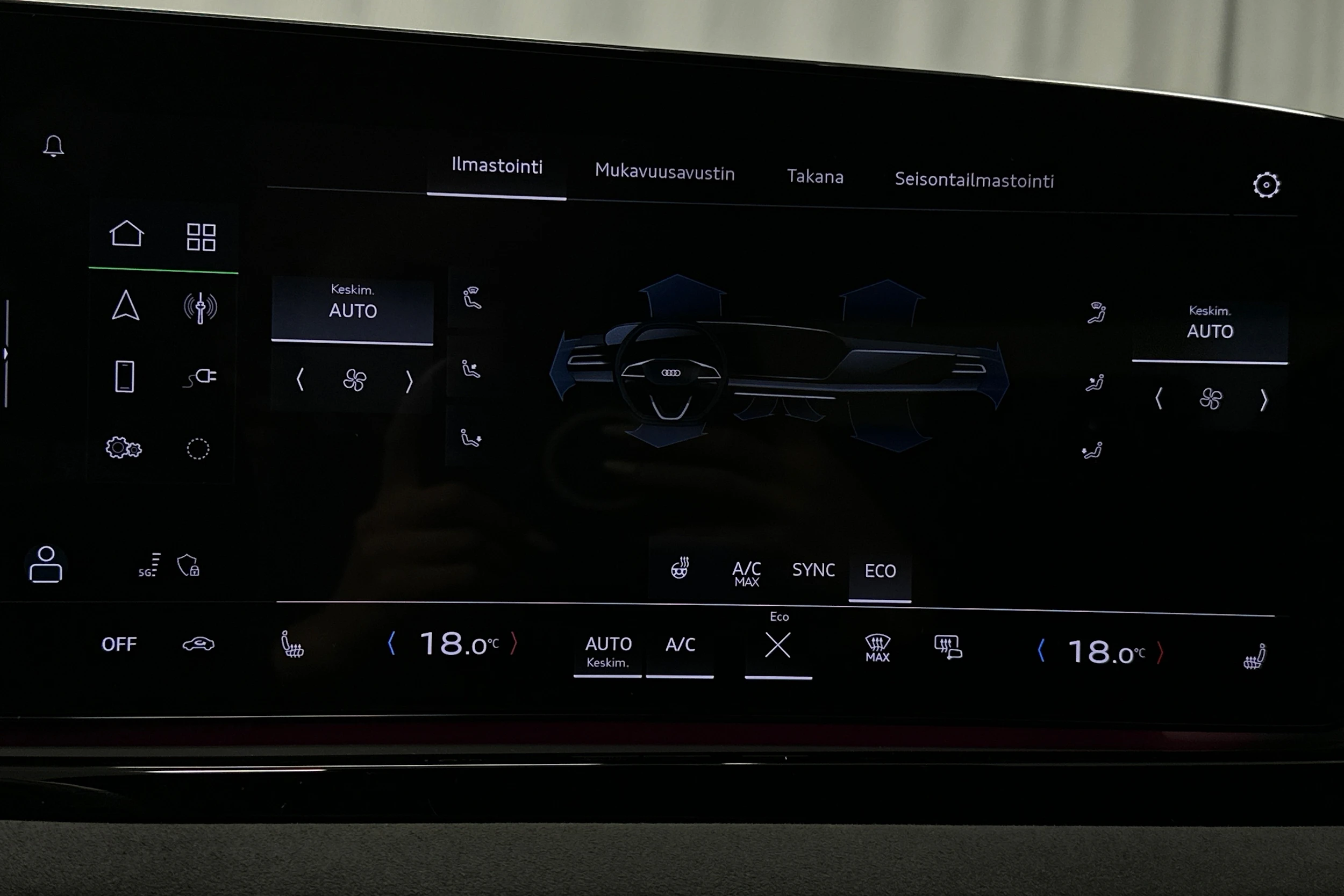 musta Audi A6 2026 kuva 28.