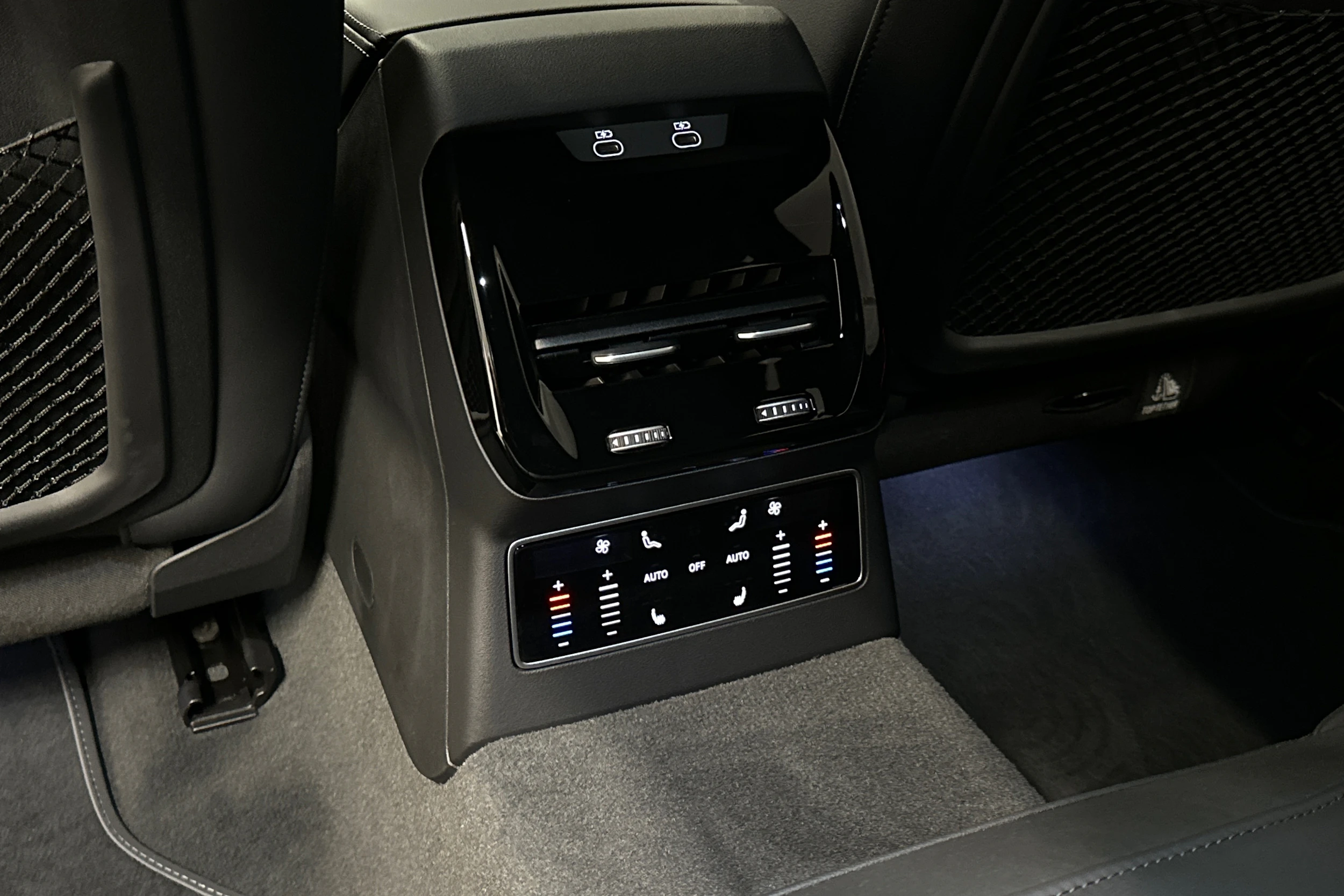 musta Audi A6 2026 kuva 35.