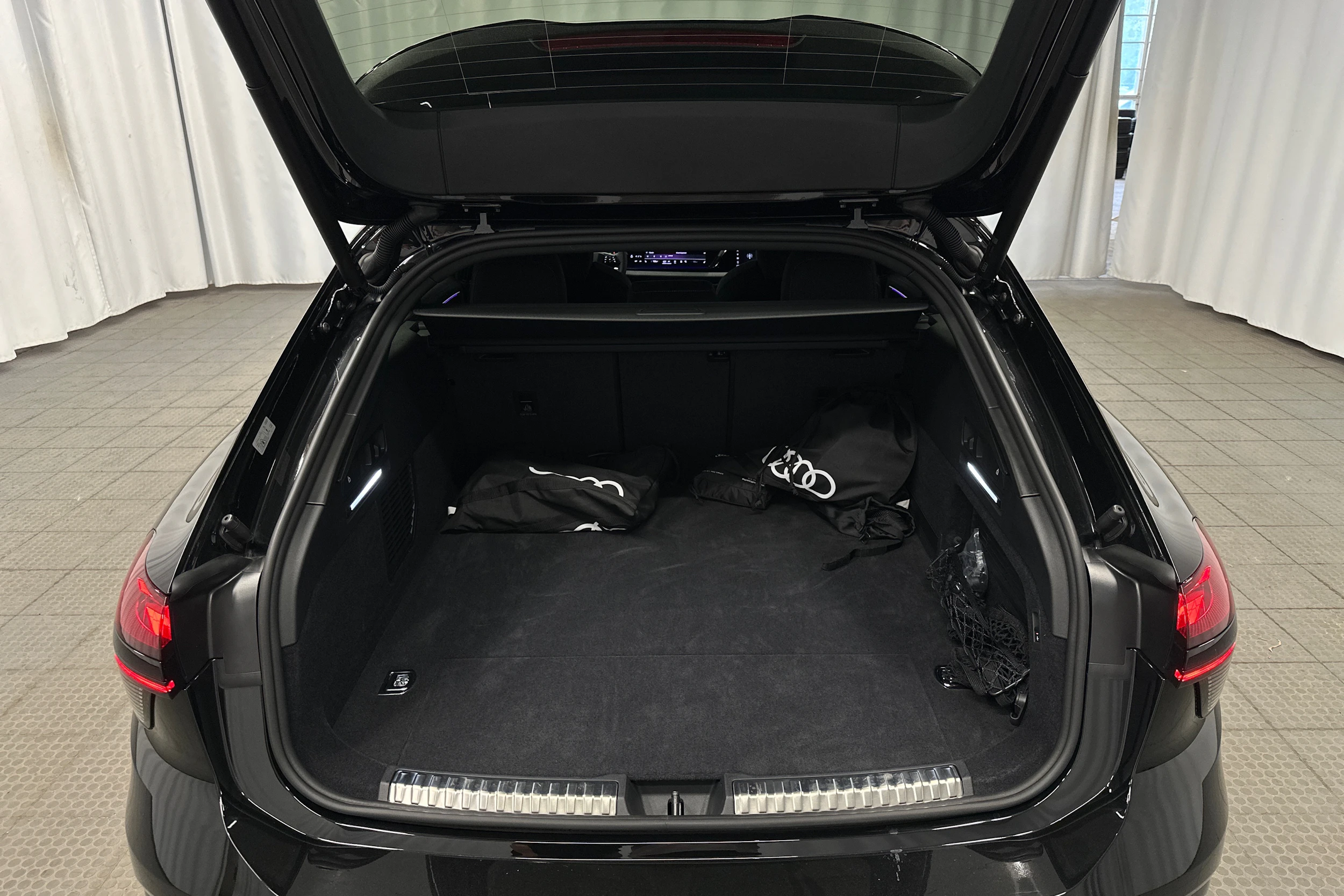 musta Audi A6 2026 kuva 26.