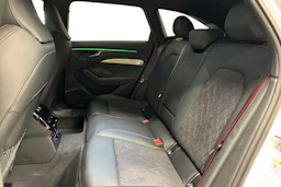 valkoinen Audi A6 2026 kuva 8.