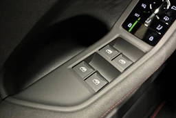 valkoinen Audi A6 2026 kuva 17.