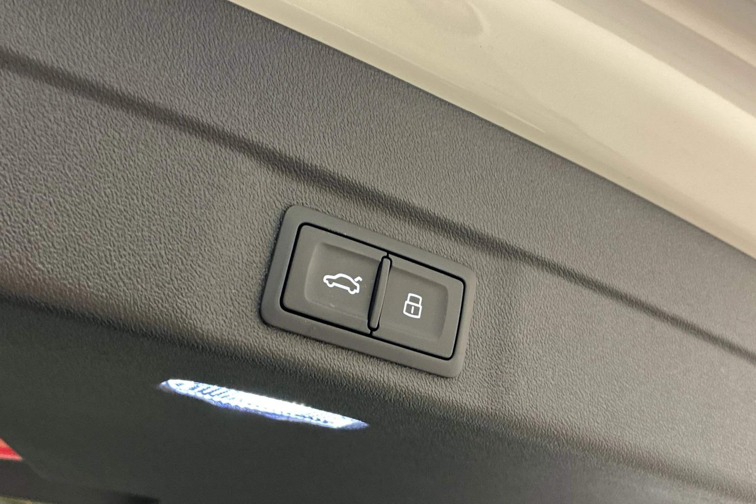 valkoinen Audi A6 2026 kuva 25.