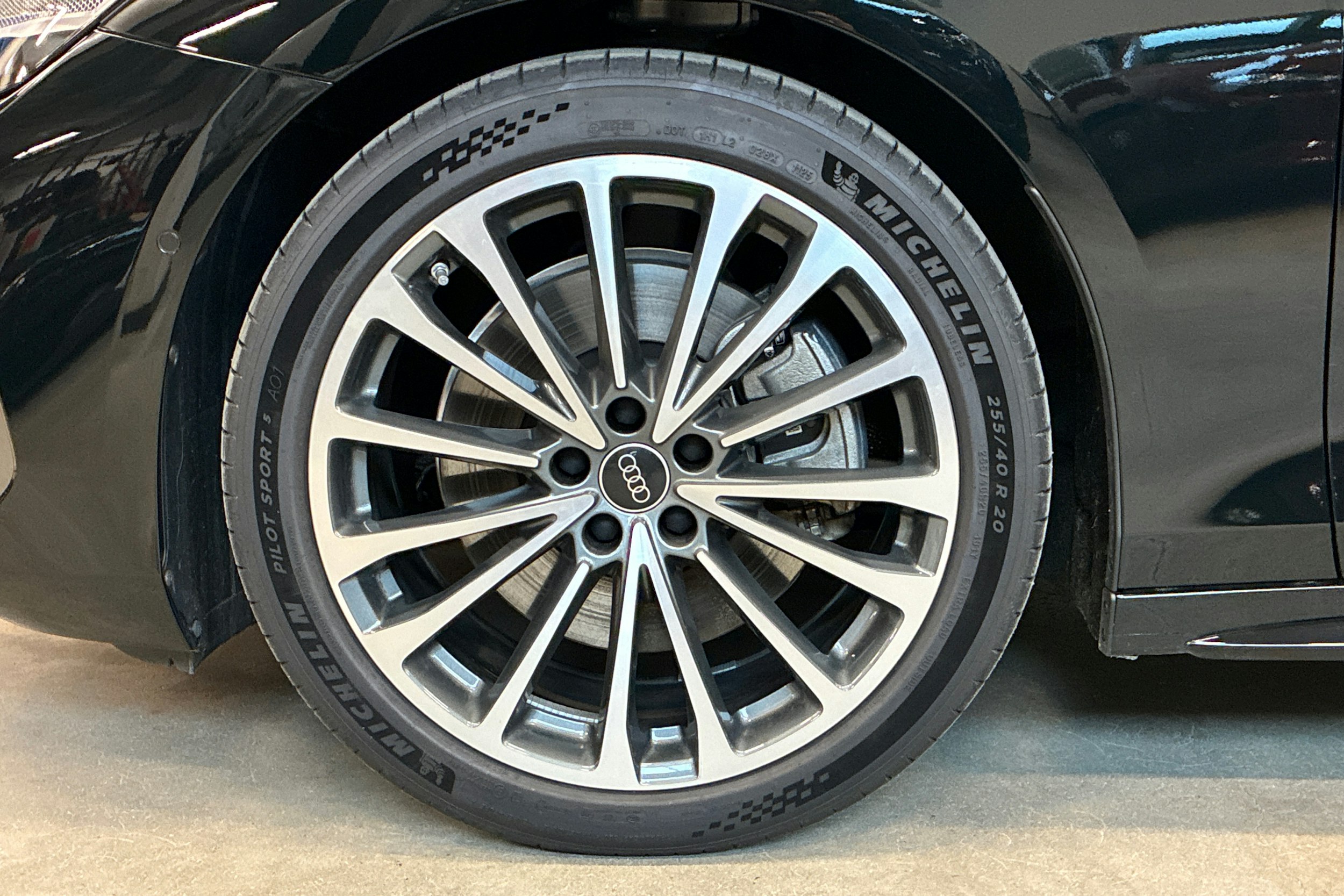 vihreä Audi A6 2026 kuva 9.
