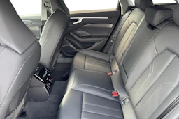 valkoinen Audi A6 2026 kuva 8.
