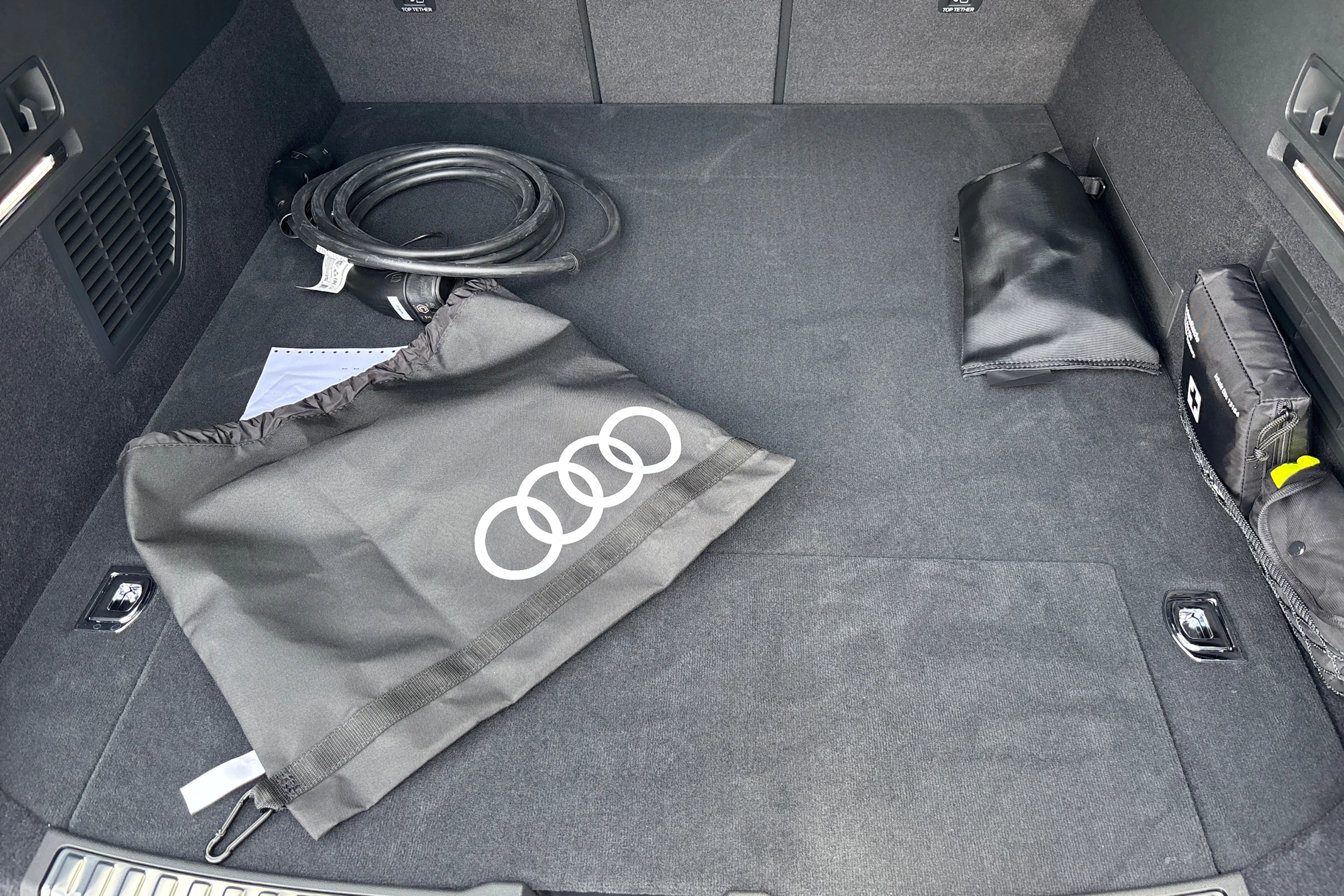 valkoinen Audi A6 2026 kuva 14.