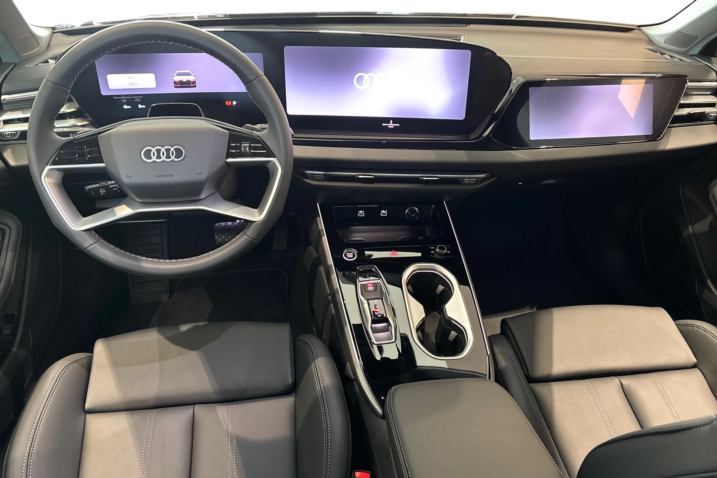 punainen Audi A6 2026 kuva 7.