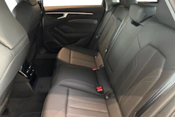 punainen Audi A6 2026 kuva 8.