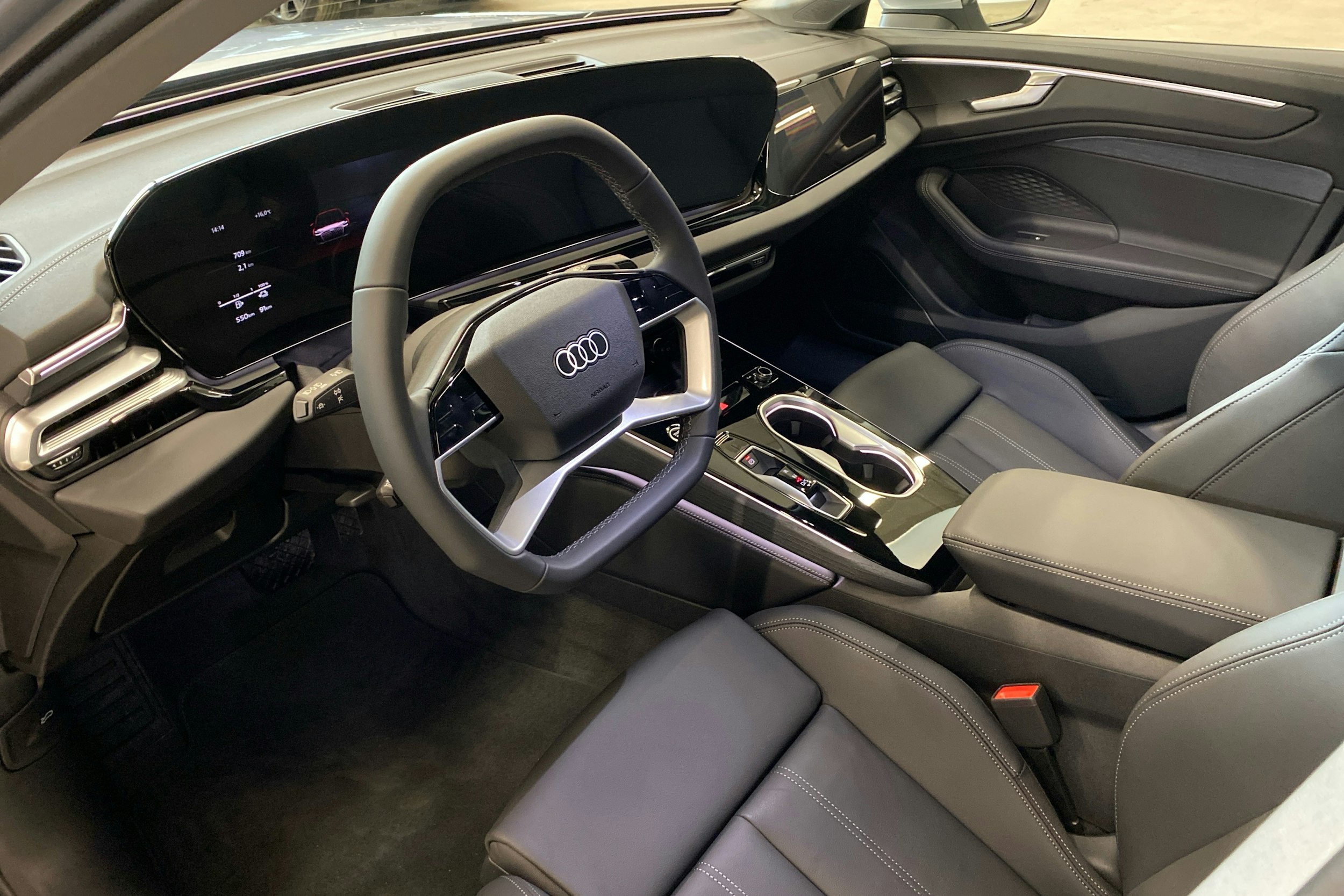 harmaa Audi A6 2026 kuva 6.