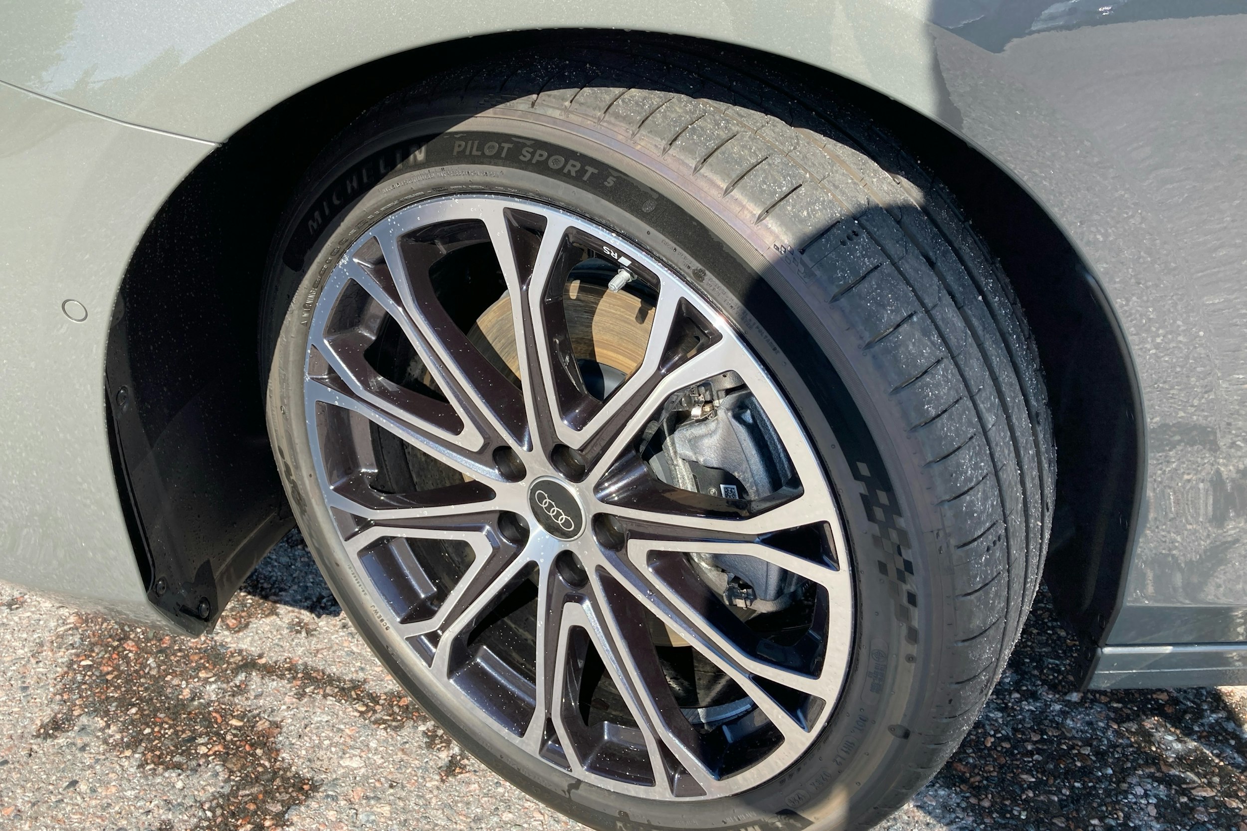 harmaa Audi A6 2026 kuva 10.