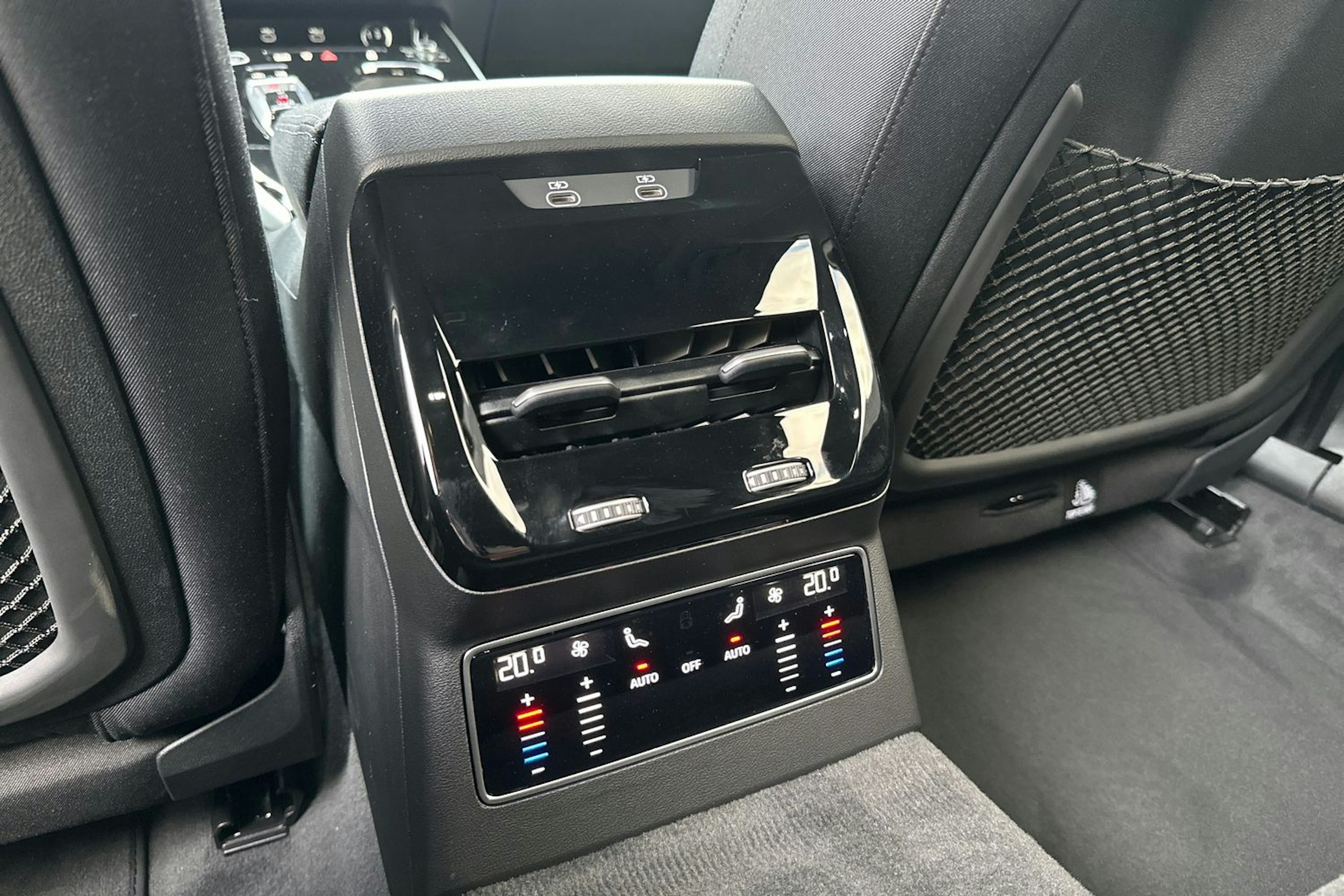 met. musta Audi A6 2026 kuva 11.