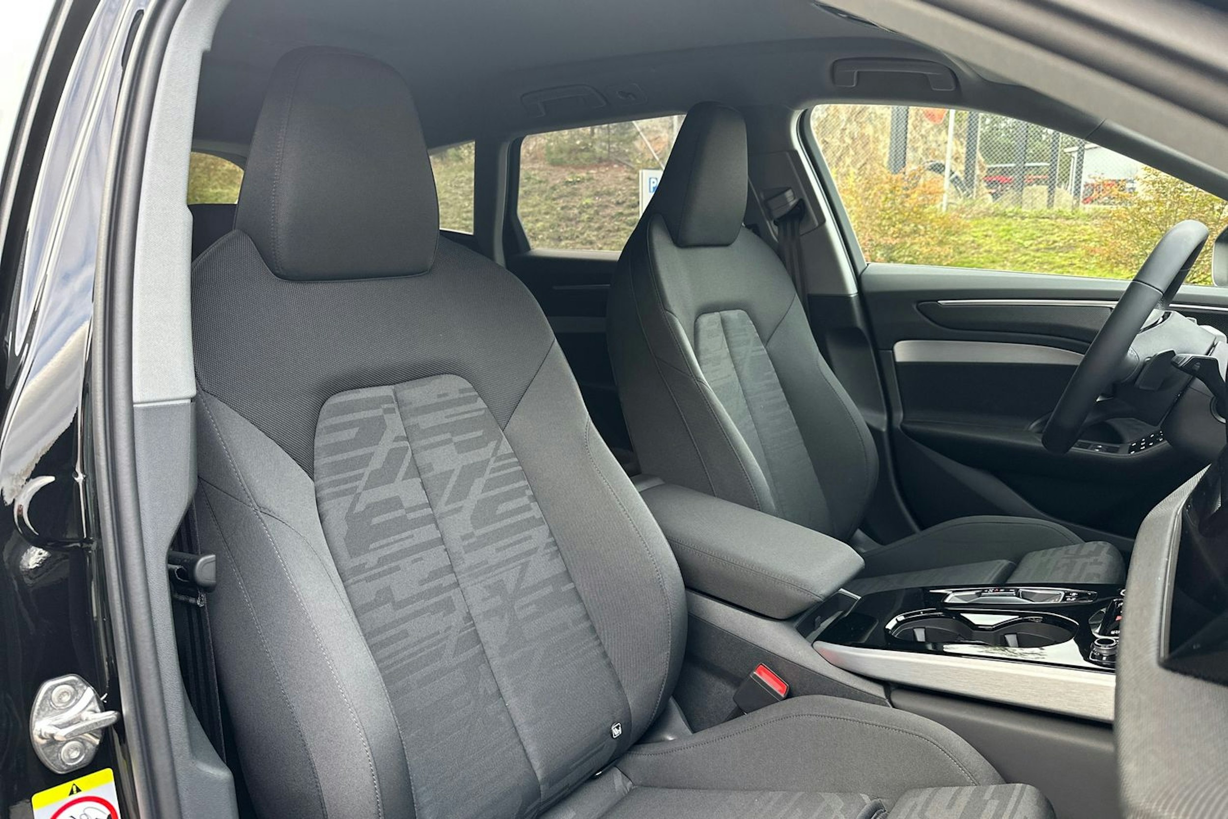 met. musta Audi A6 2026 kuva 16.