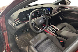 punainen Audi A6 2026 kuva 3.