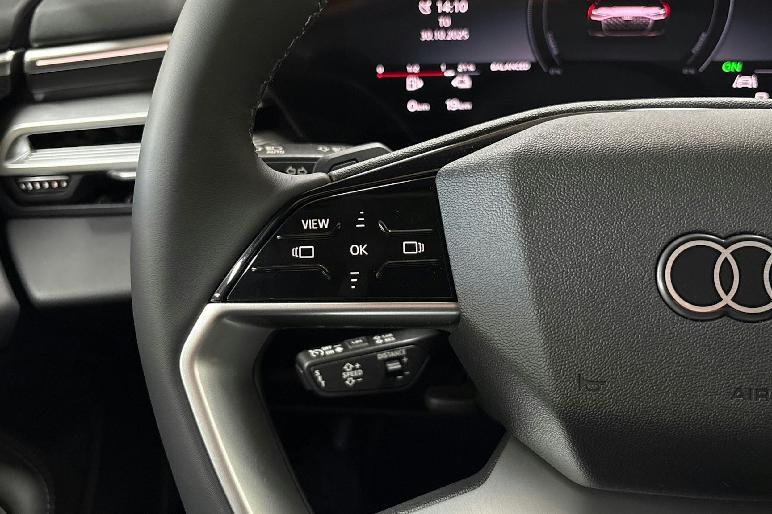 met. punainen Audi A6 2026 kuva 13.