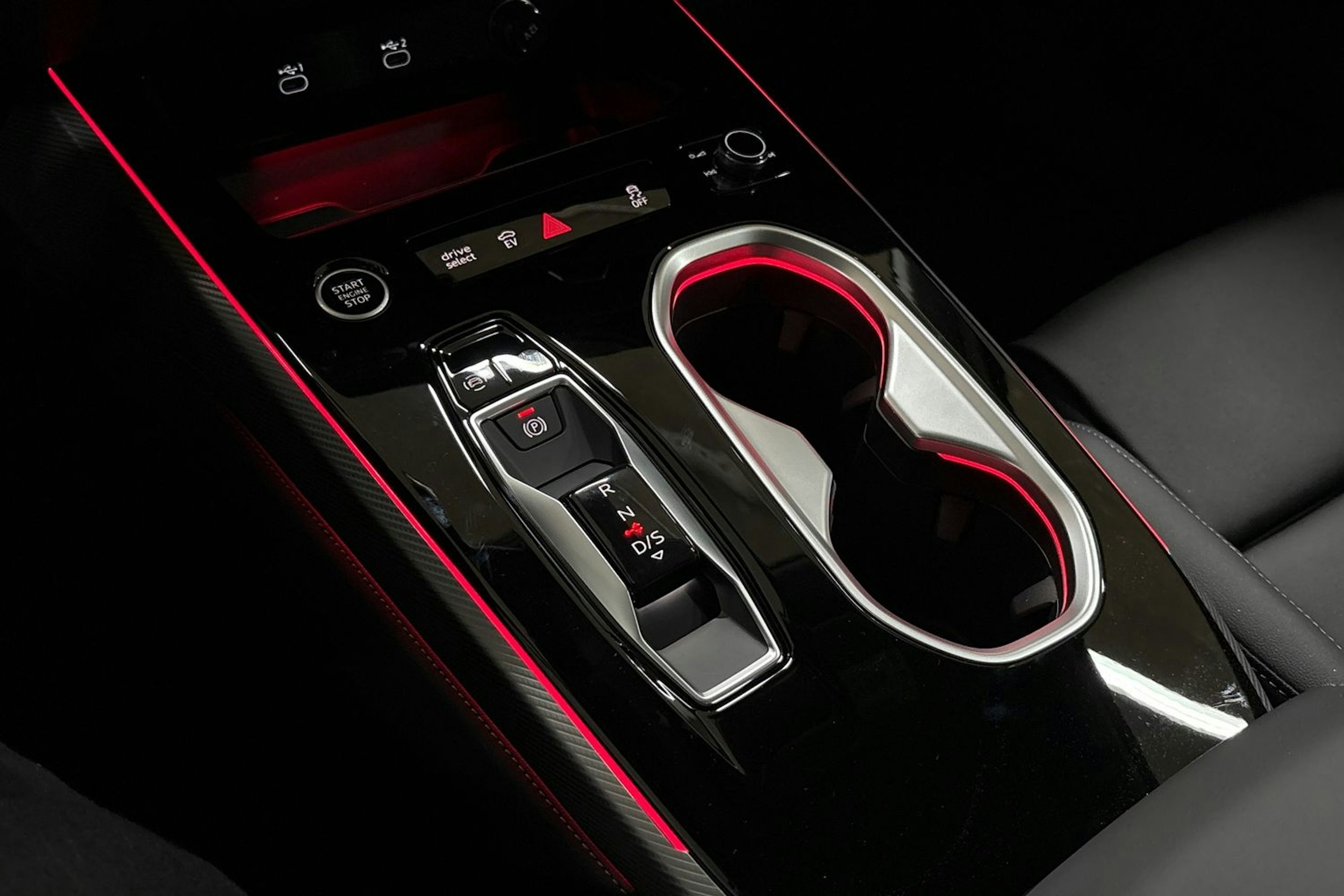 met. punainen Audi A6 2026 kuva 21.