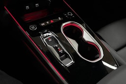 met. punainen Audi A6 2026 kuva 21.