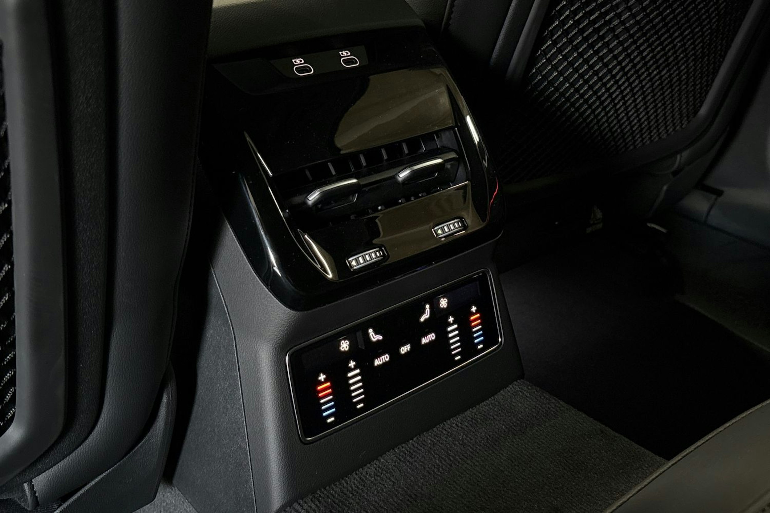 met. punainen Audi A6 2026 kuva 24.