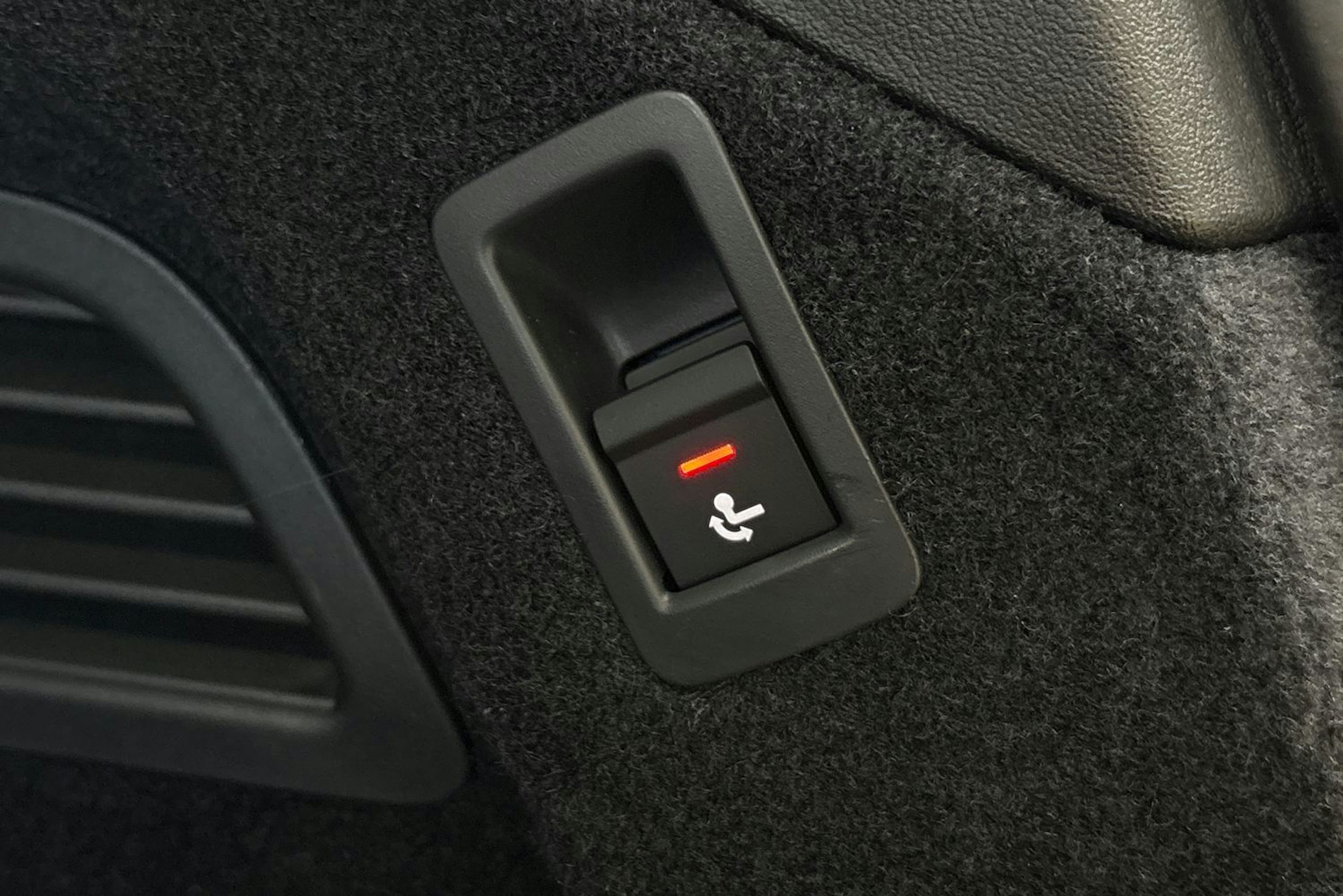 met. punainen Audi A6 2026 kuva 26.