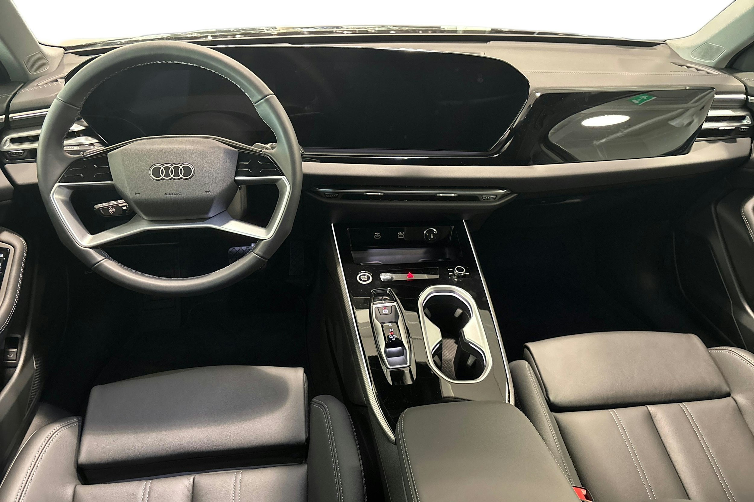 musta Audi A6 2026 kuva 7.