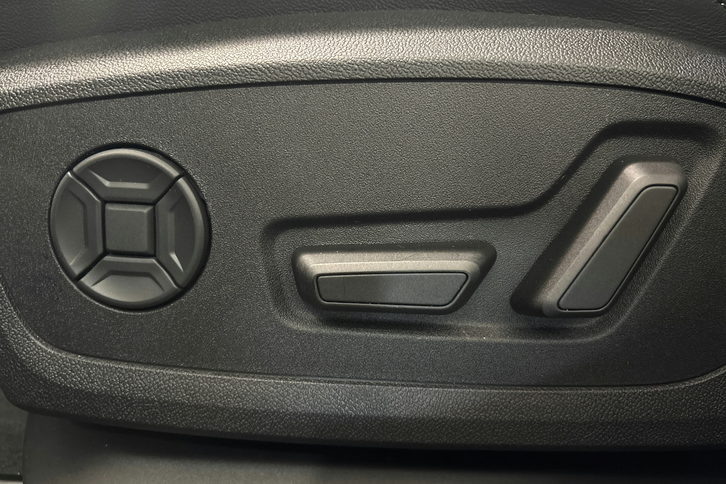 musta Audi A6 2026 kuva 12.