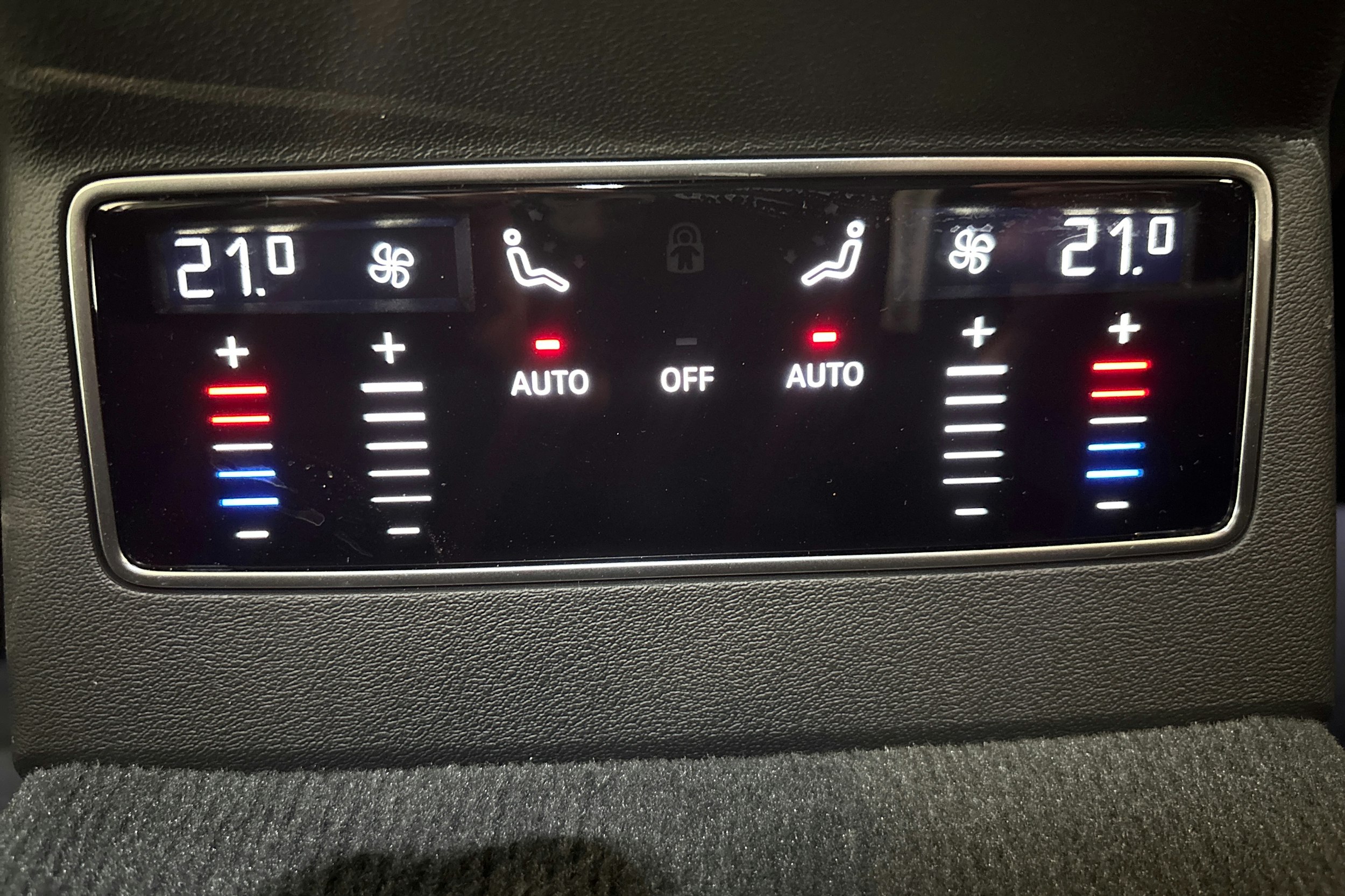 musta Audi A6 2026 kuva 15.