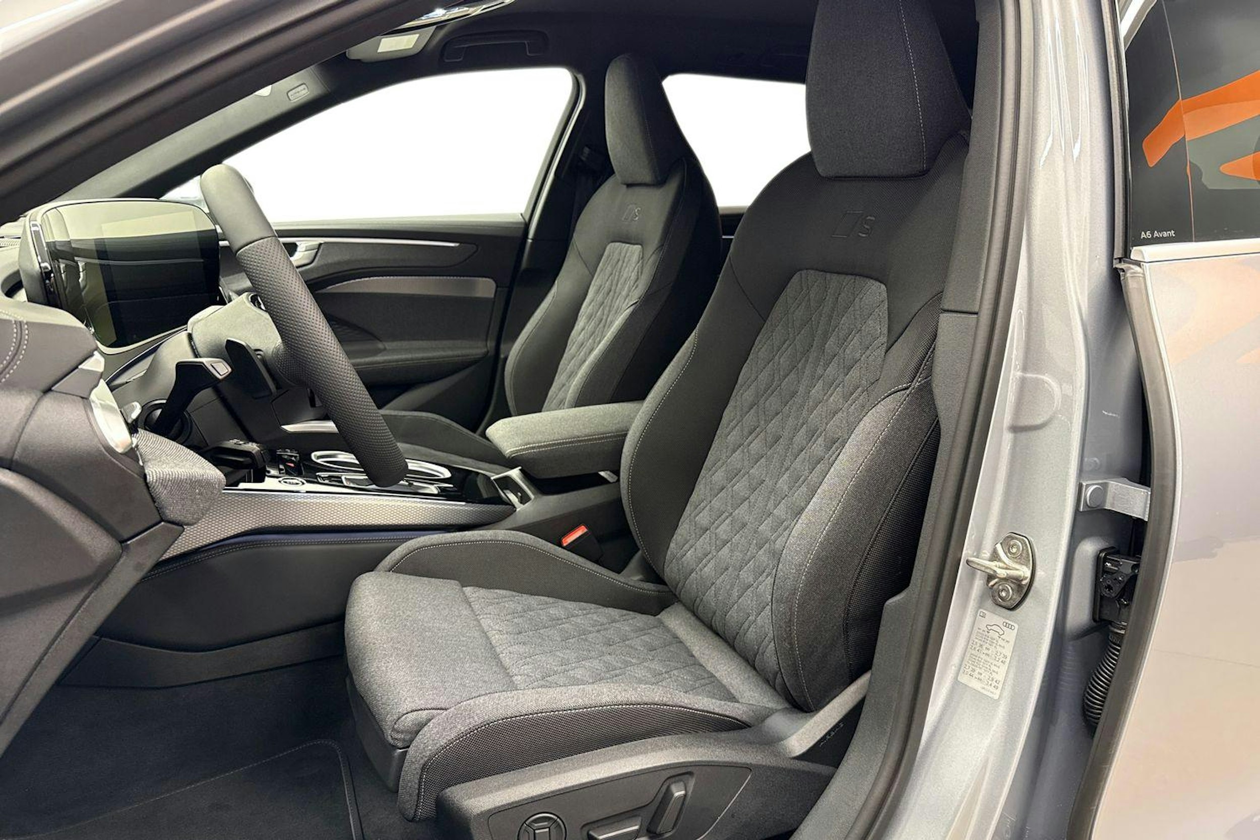 met. harmaa Audi A6 2026 kuva 8.