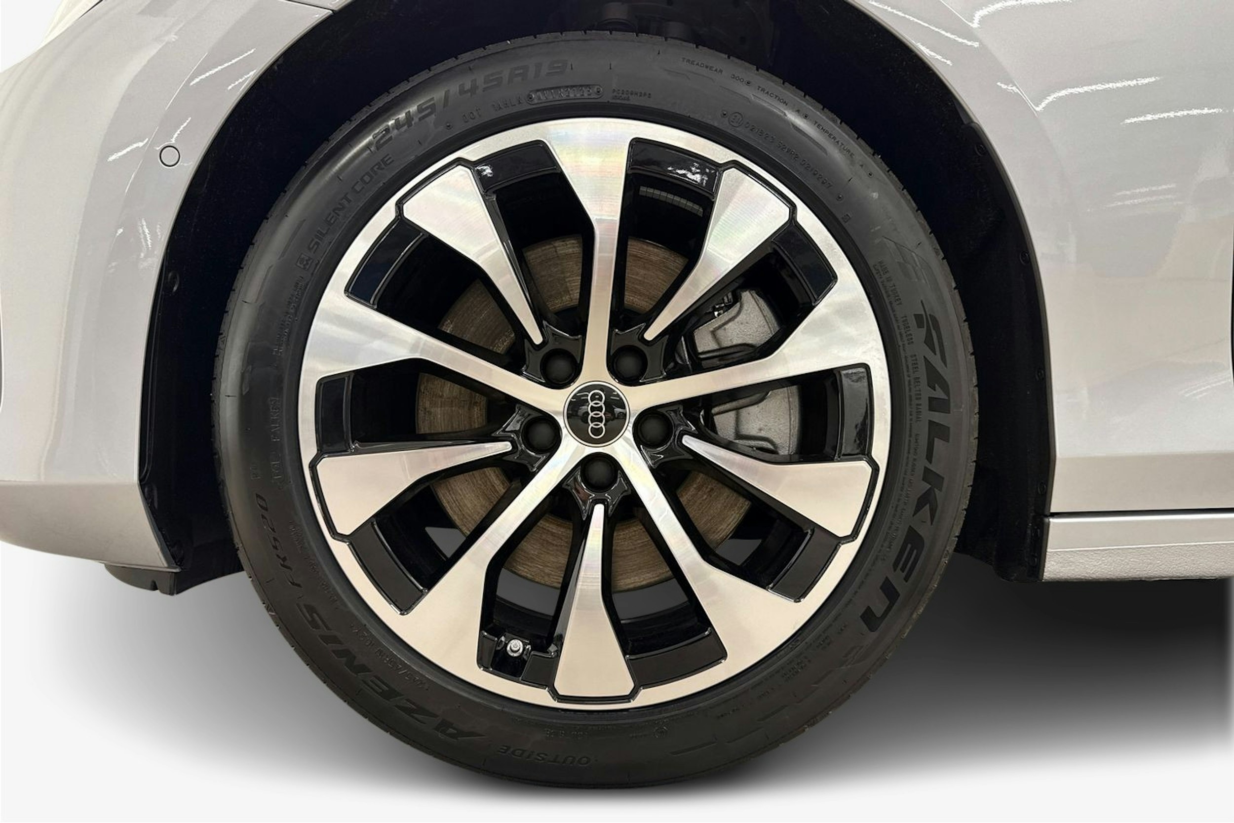 met. harmaa Audi A6 2026 kuva 9.