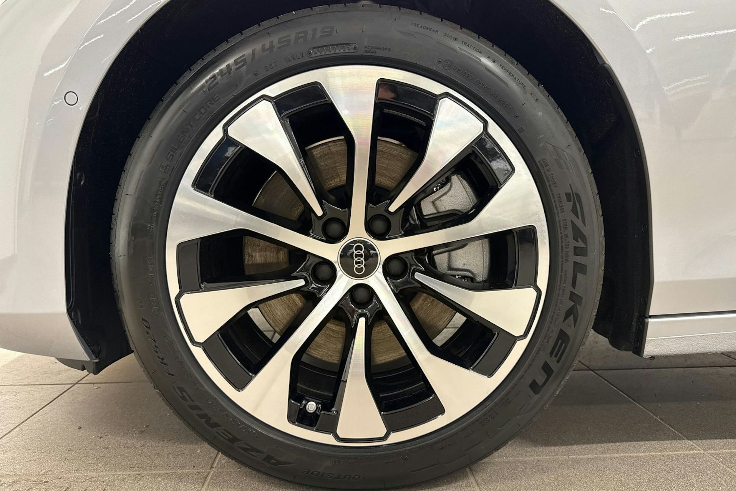 met. harmaa Audi A6 2026 kuva 10.