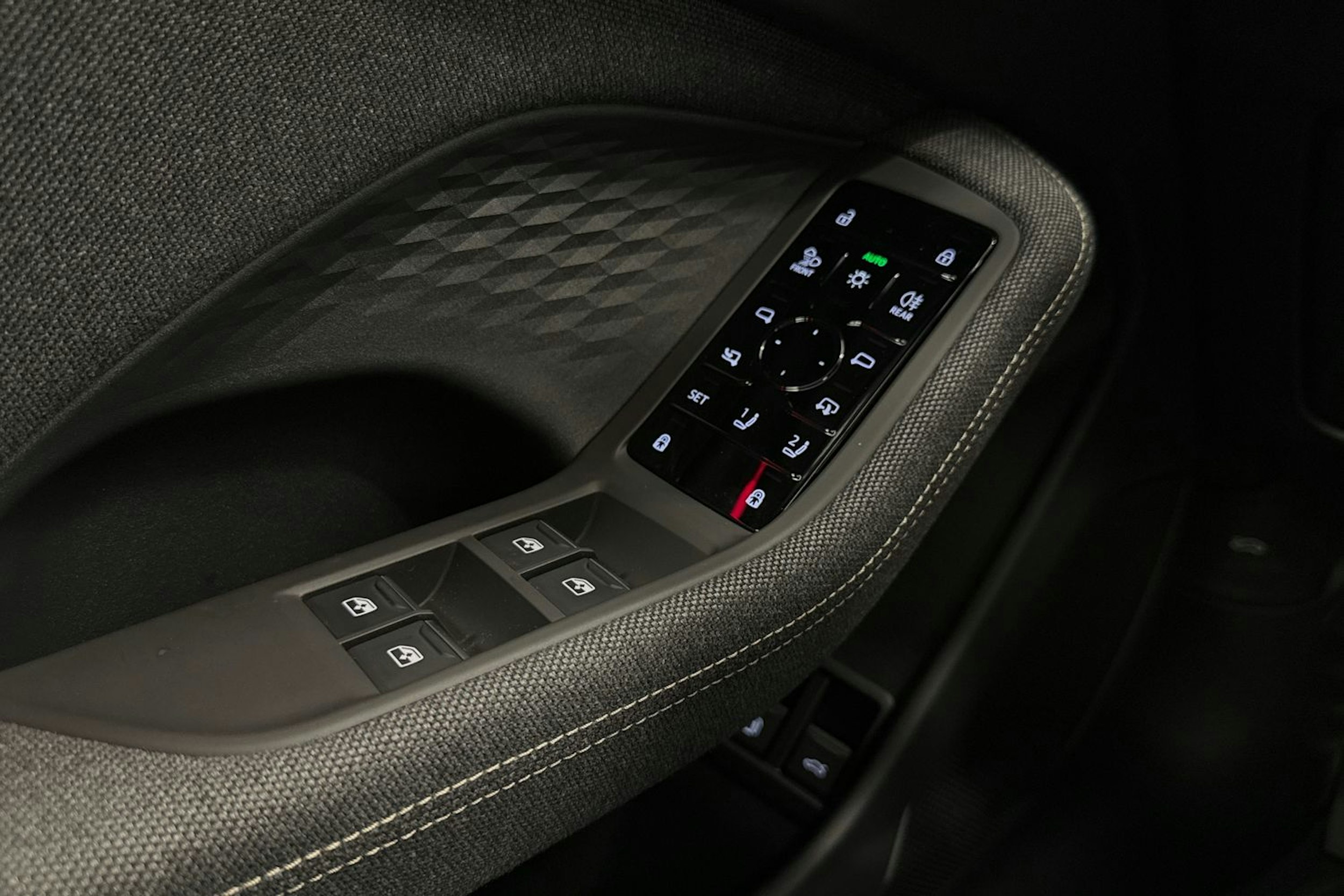 met. harmaa Audi A6 2026 kuva 21.