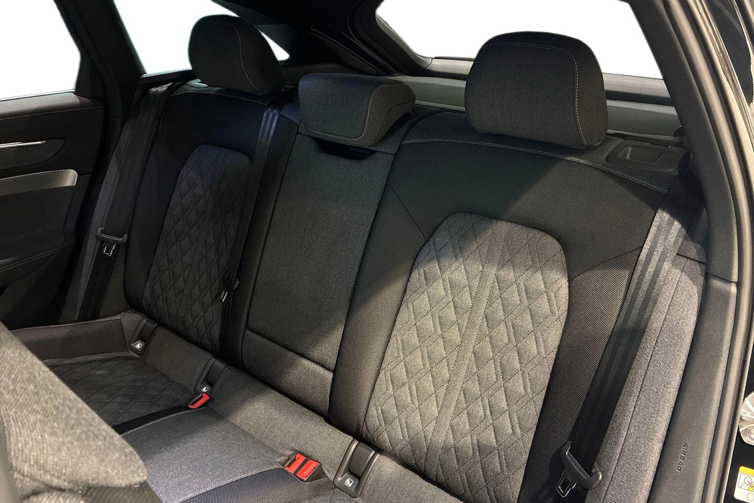vihreä Audi A6 2026 kuva 8.