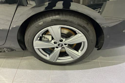 vihreä Audi A6 2026 kuva 10.
