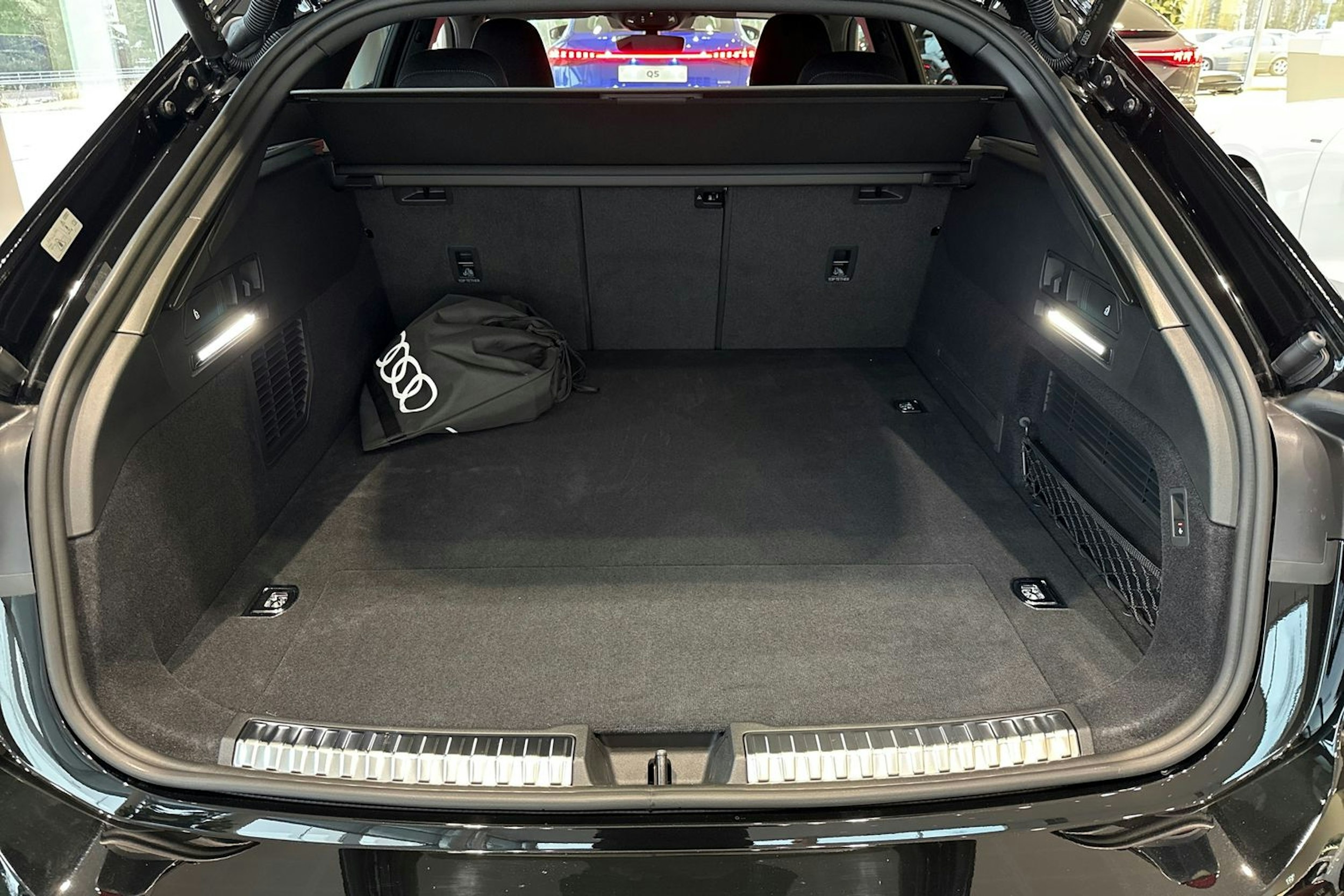 met. musta Audi A6 2026 kuva 11.